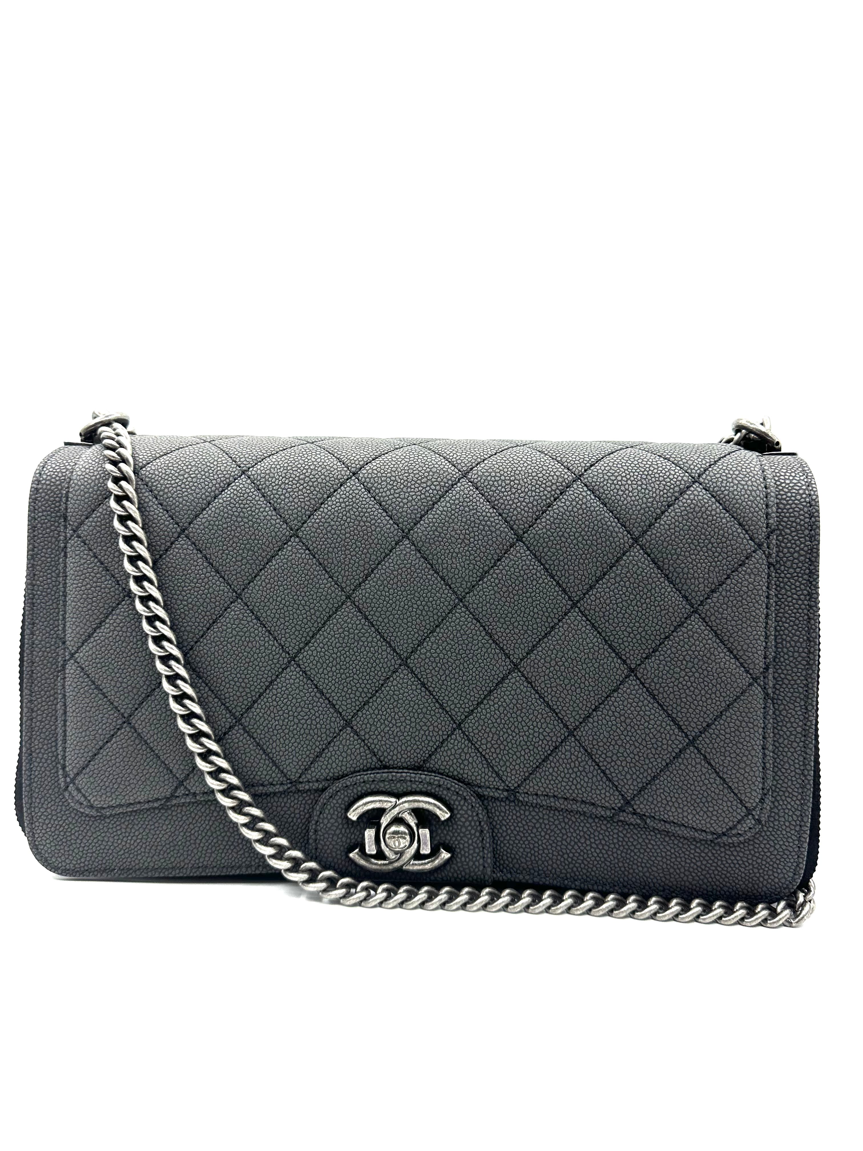 Pre-owned CHANEL flap bag/ black/ Product Code: 24122003