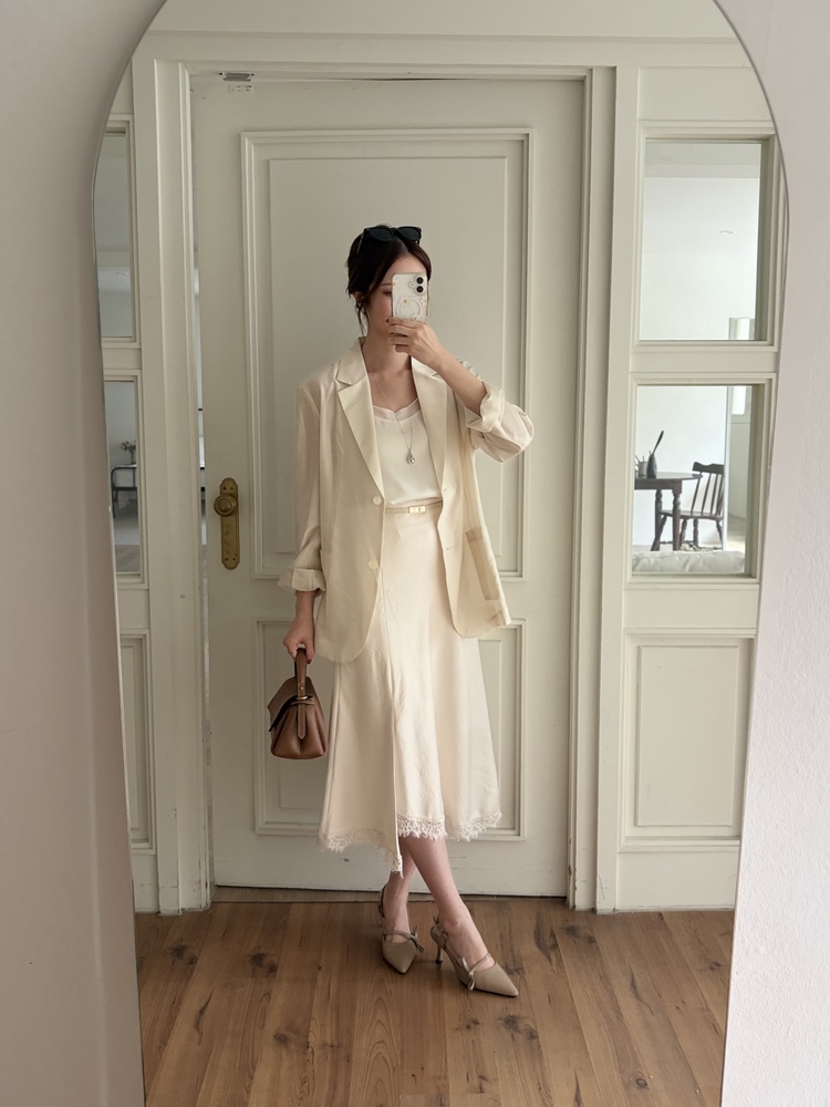 The Fine Silky Blazer (Ivory)