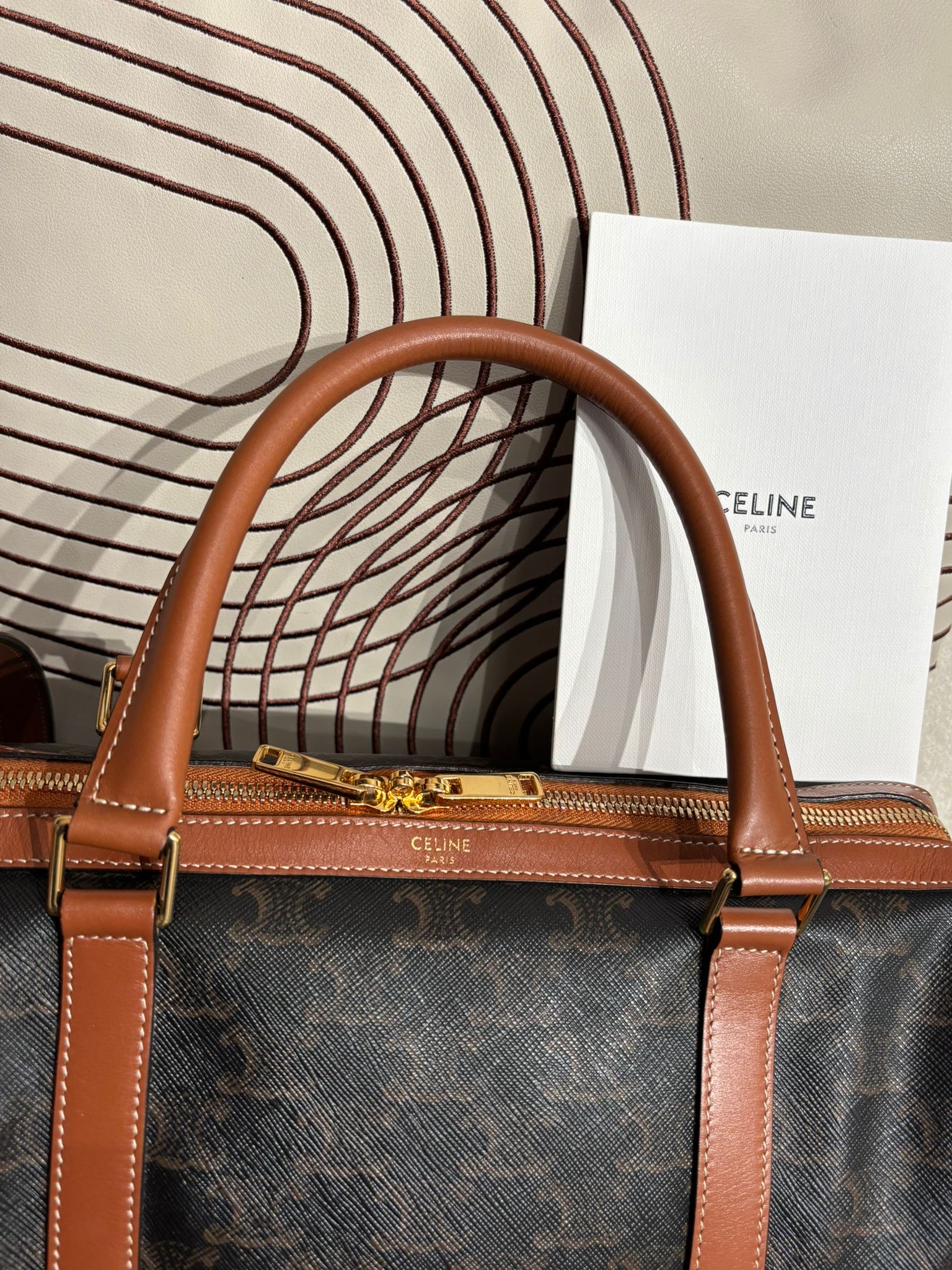 Celine Medium Boston Bag 100%Authentic, 98%New ✅收據✅Key Lock✅Dust bag