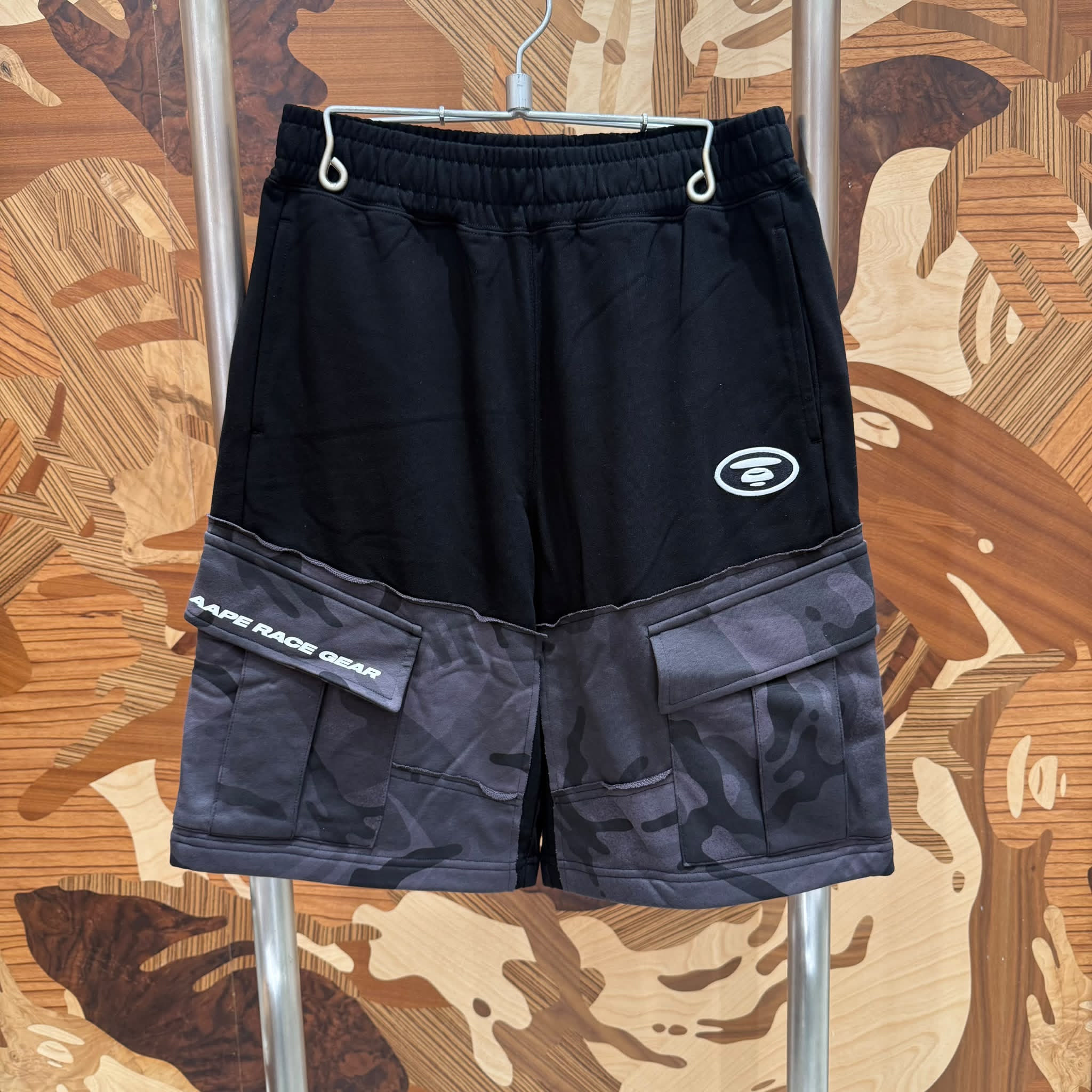AAPE AAPEUNVS moonface cargo sweat shorts (D607)