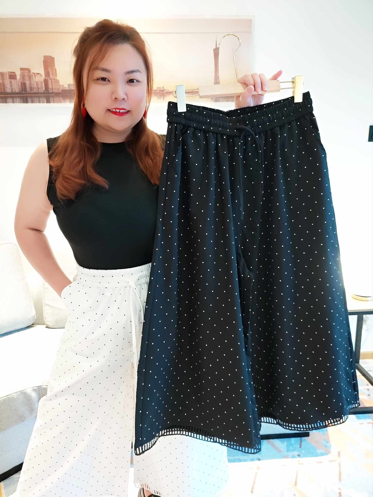 YCE03 1662 小波点网洞裤脚阔腿裤