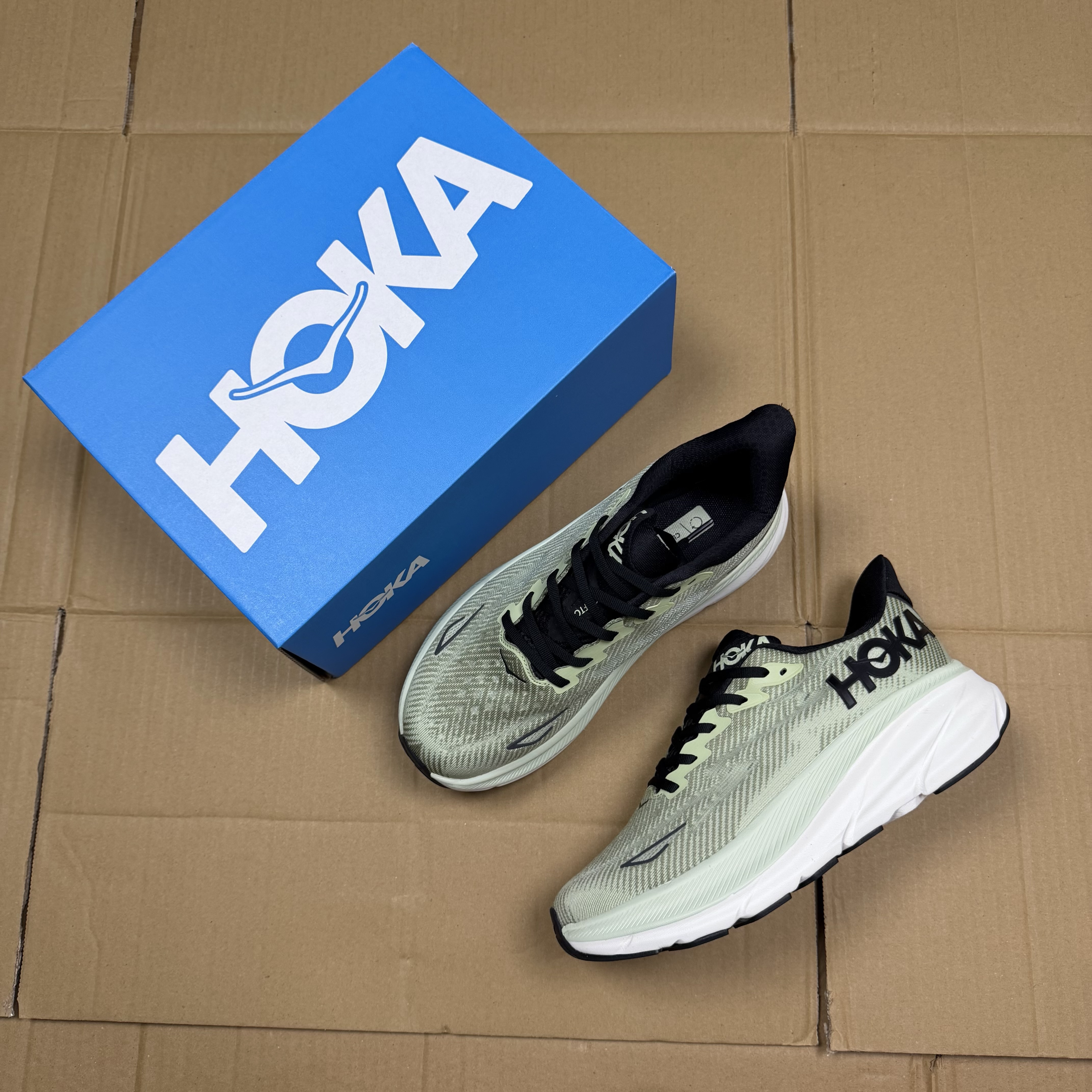 Hoka Clifton 9