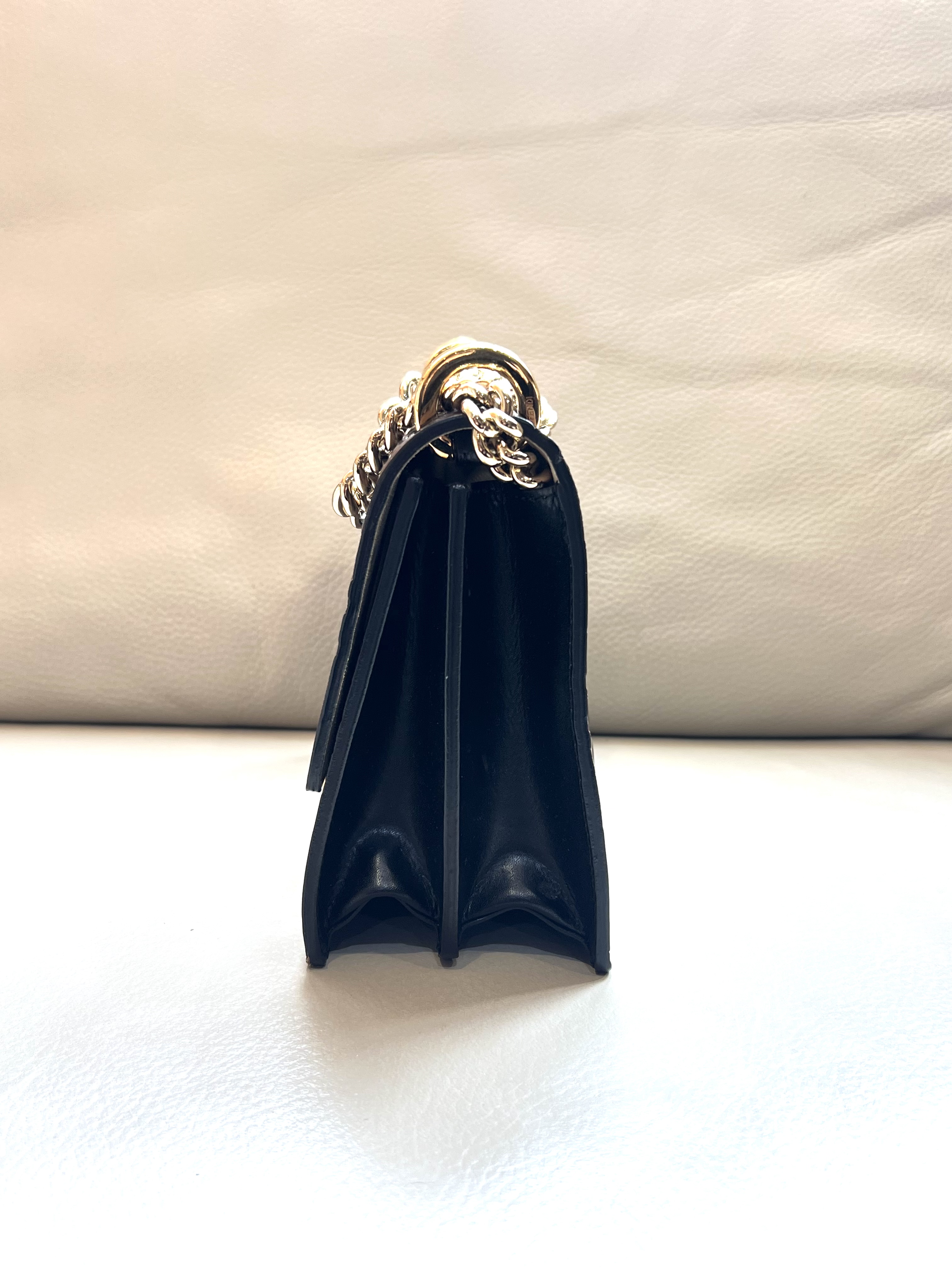 Pre-Owned FENDI Kan U Bag / Product Code: 26041630