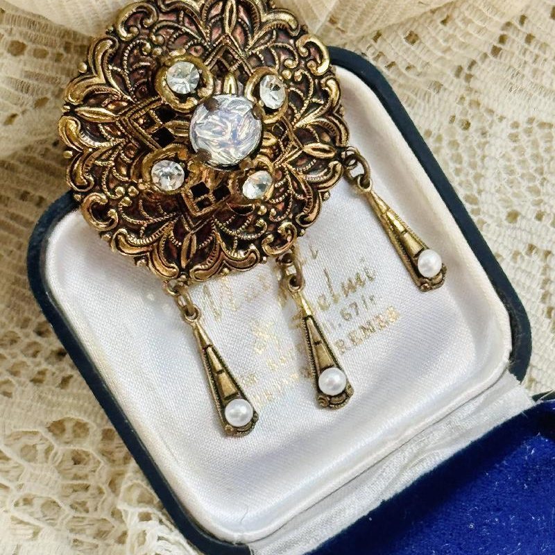 Vintage Czechoslovakian Art Deco Glass Dangle Brooch (NZ097)