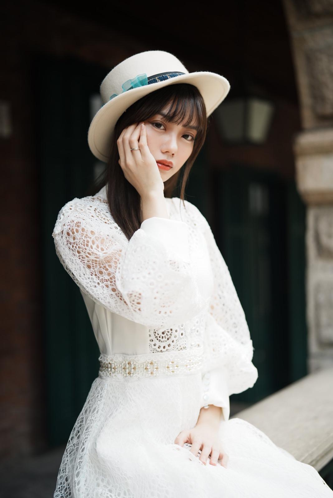 優雅蕾絲長袖連衣裙