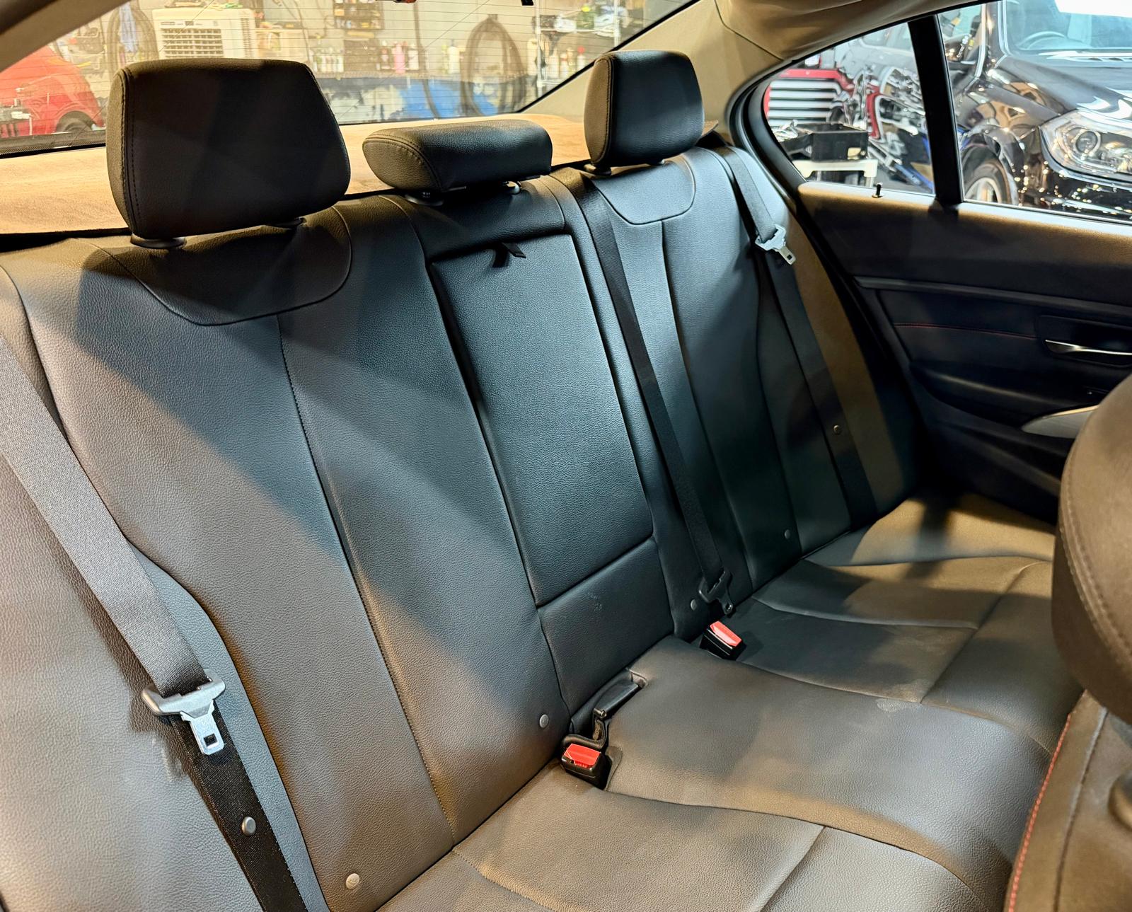 B.M.W. 320i Saloon Sport (F30) 2013