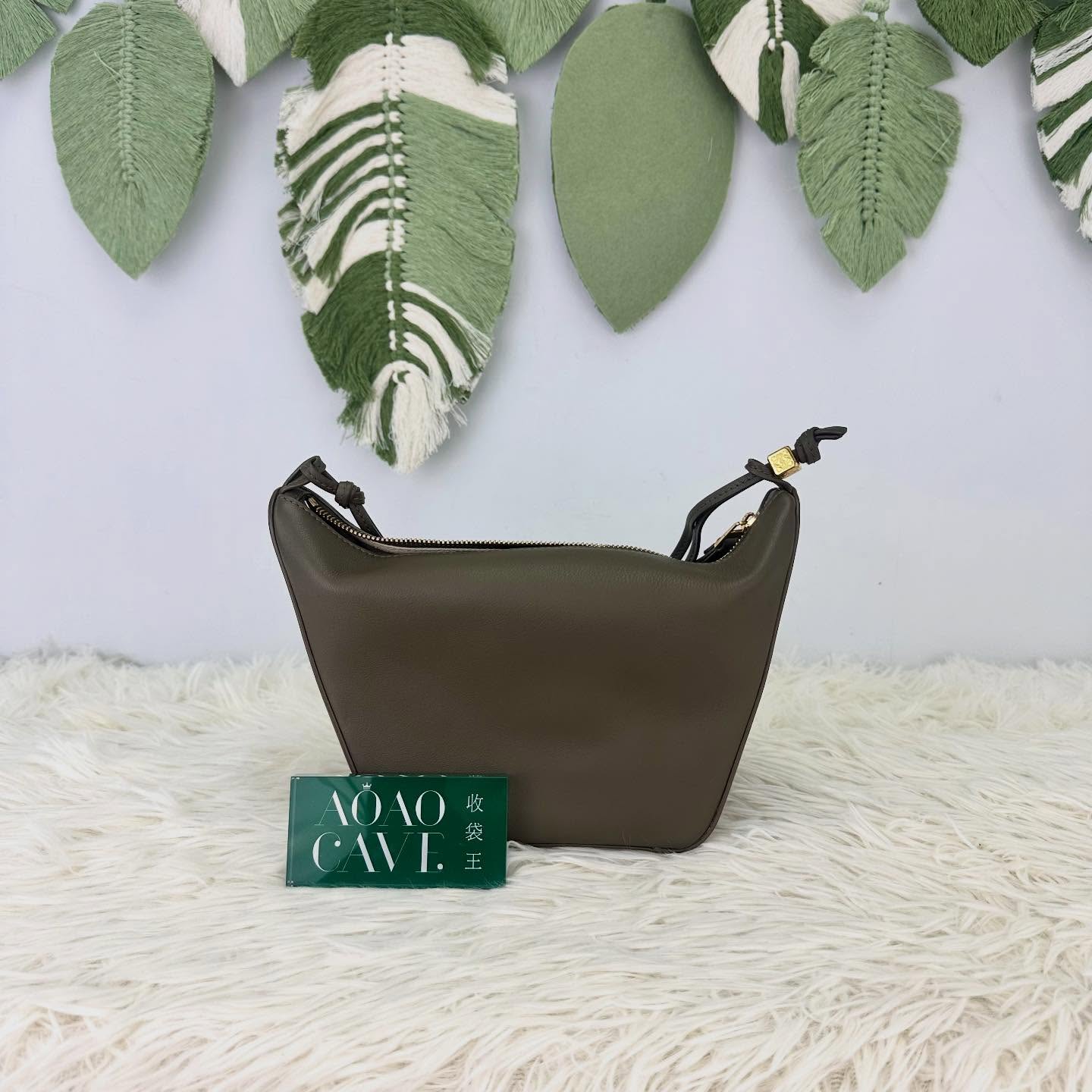 LOEWE🤍PRE OWNED Hammock Hobo 卡其綠色金扣 Mini Size 2023年💚