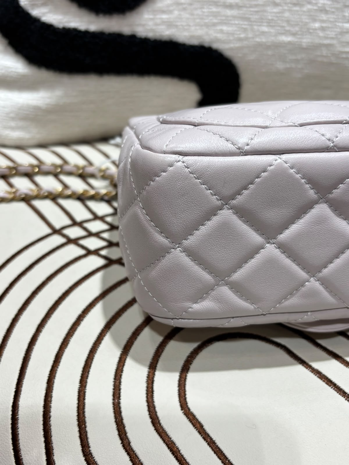 Chanel mini flap with pearl crush 金球方胖子 100%Authentic,98%new ✅晶片✅收據✅dust bag✅box