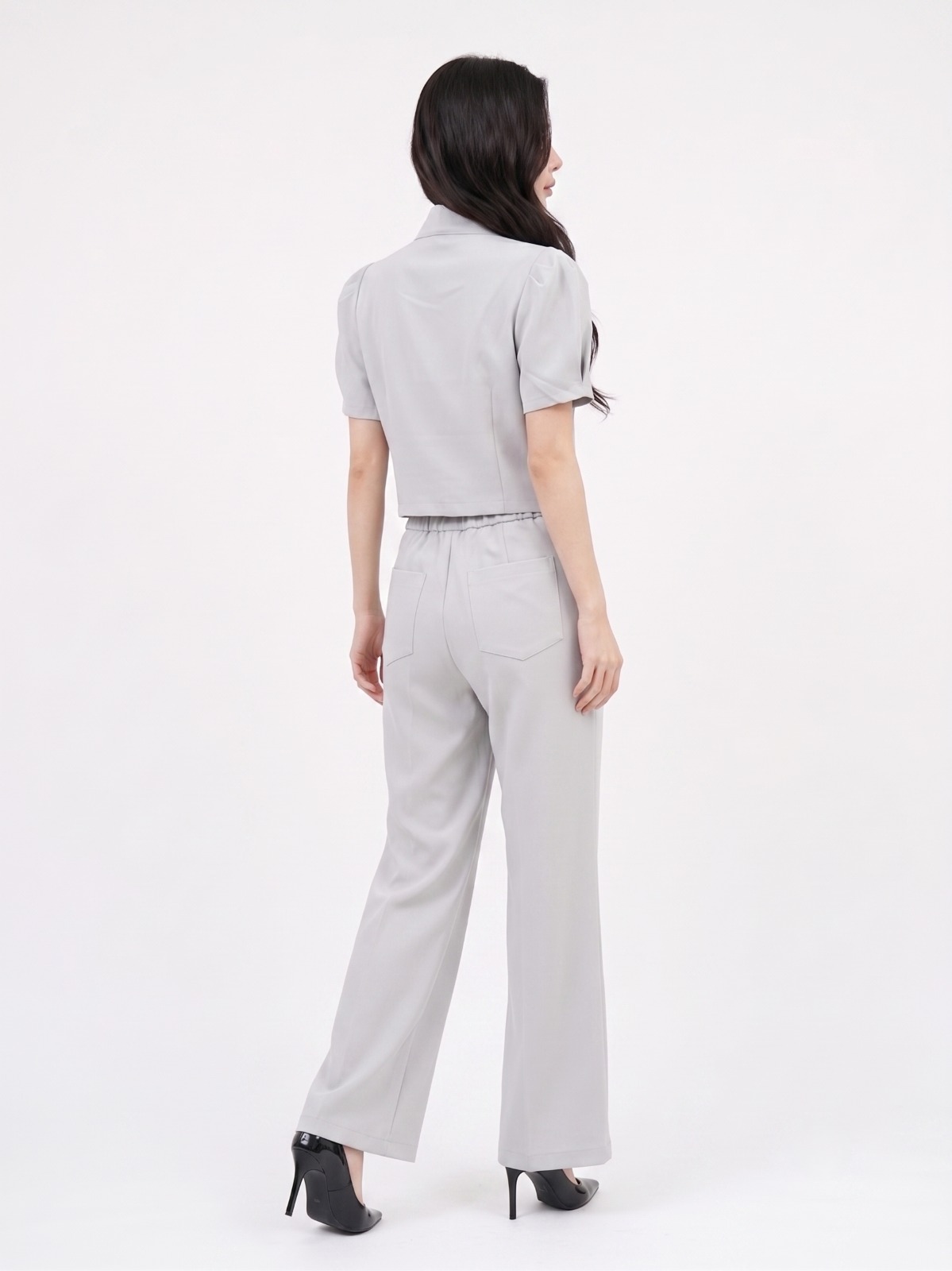 2151BB Avery Pearl Tie-Neck Crop Blouse