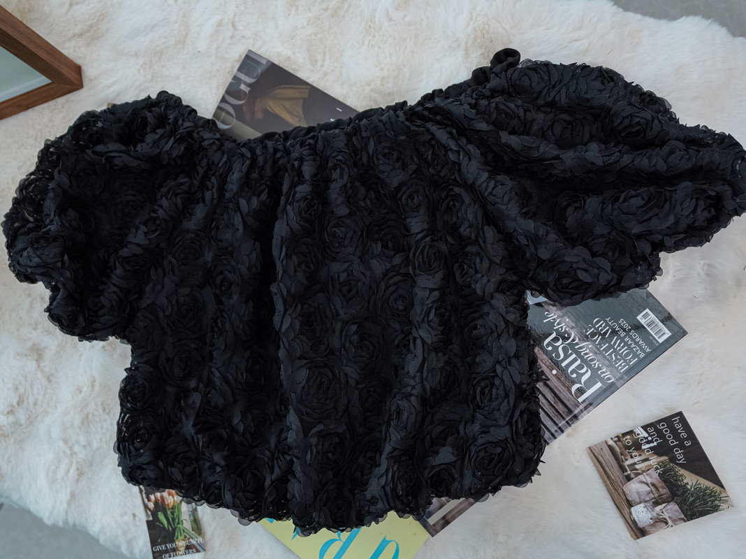 3D Rose Textured Cropped Top ‖ 立体玫瑰花纹短款设计感上衣 KR0156115