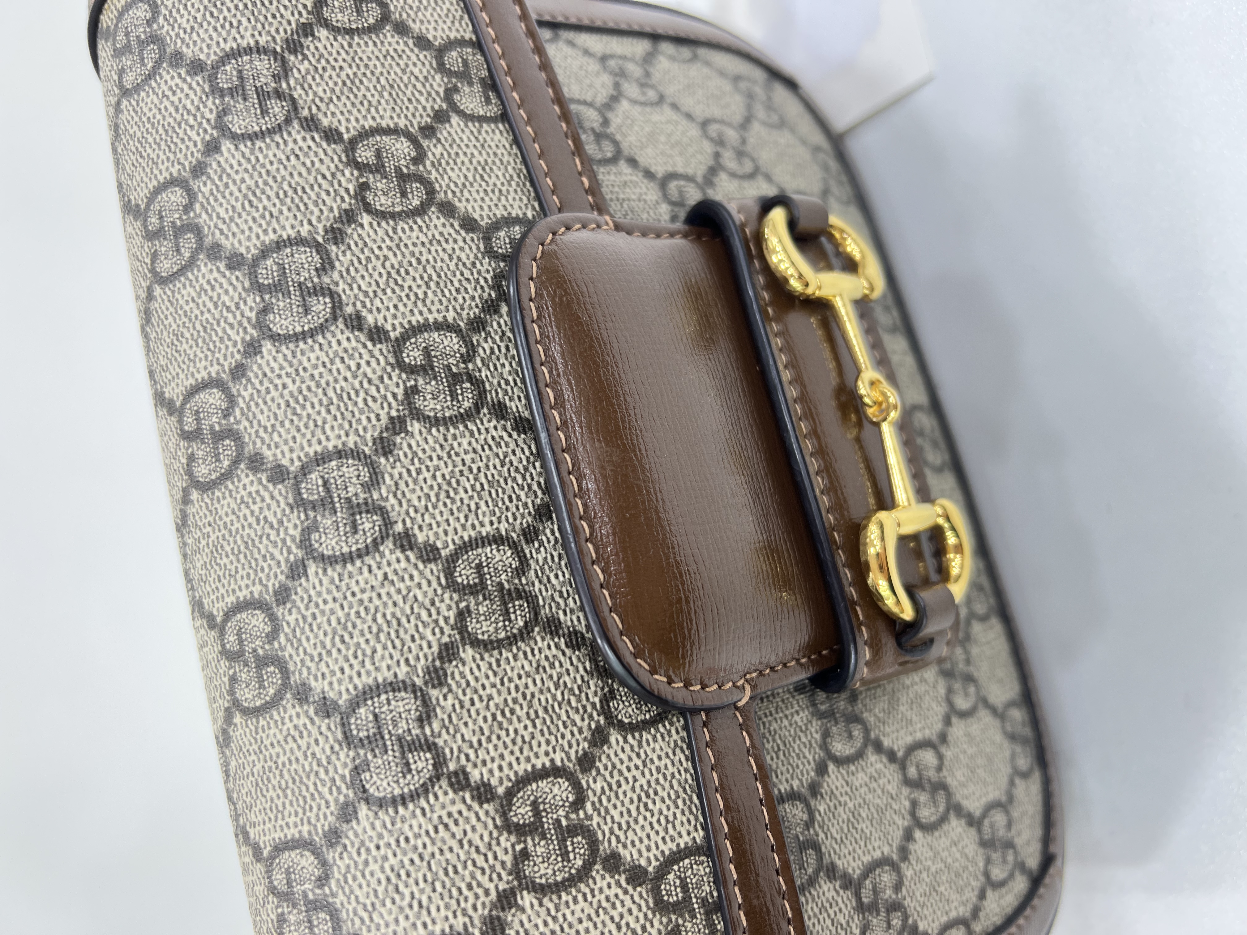 直播貨品 |  [1個-$100 2個-$300］E02