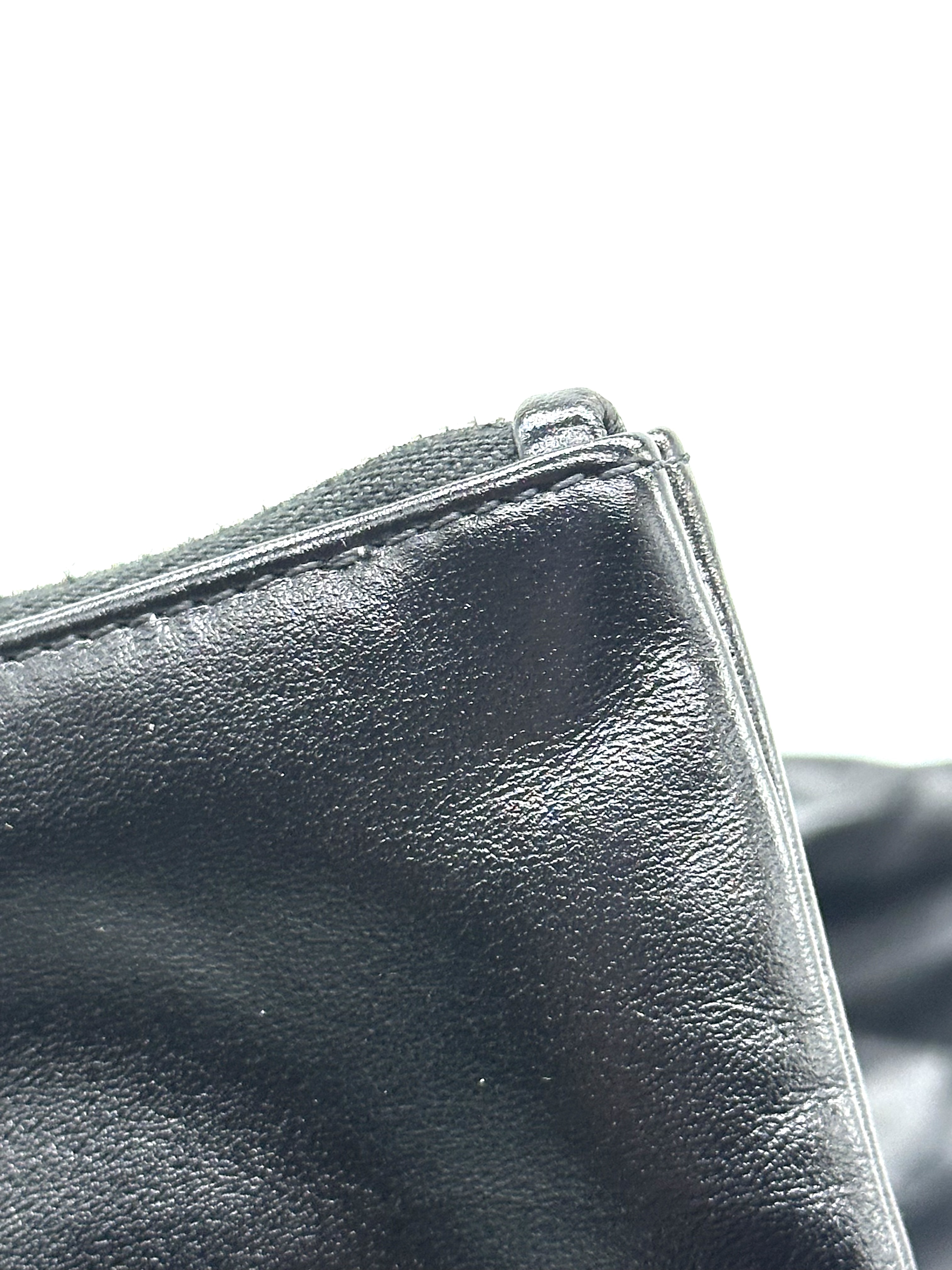 Pre-Owned CHANEL 22 Bag / Product Code: 26052408