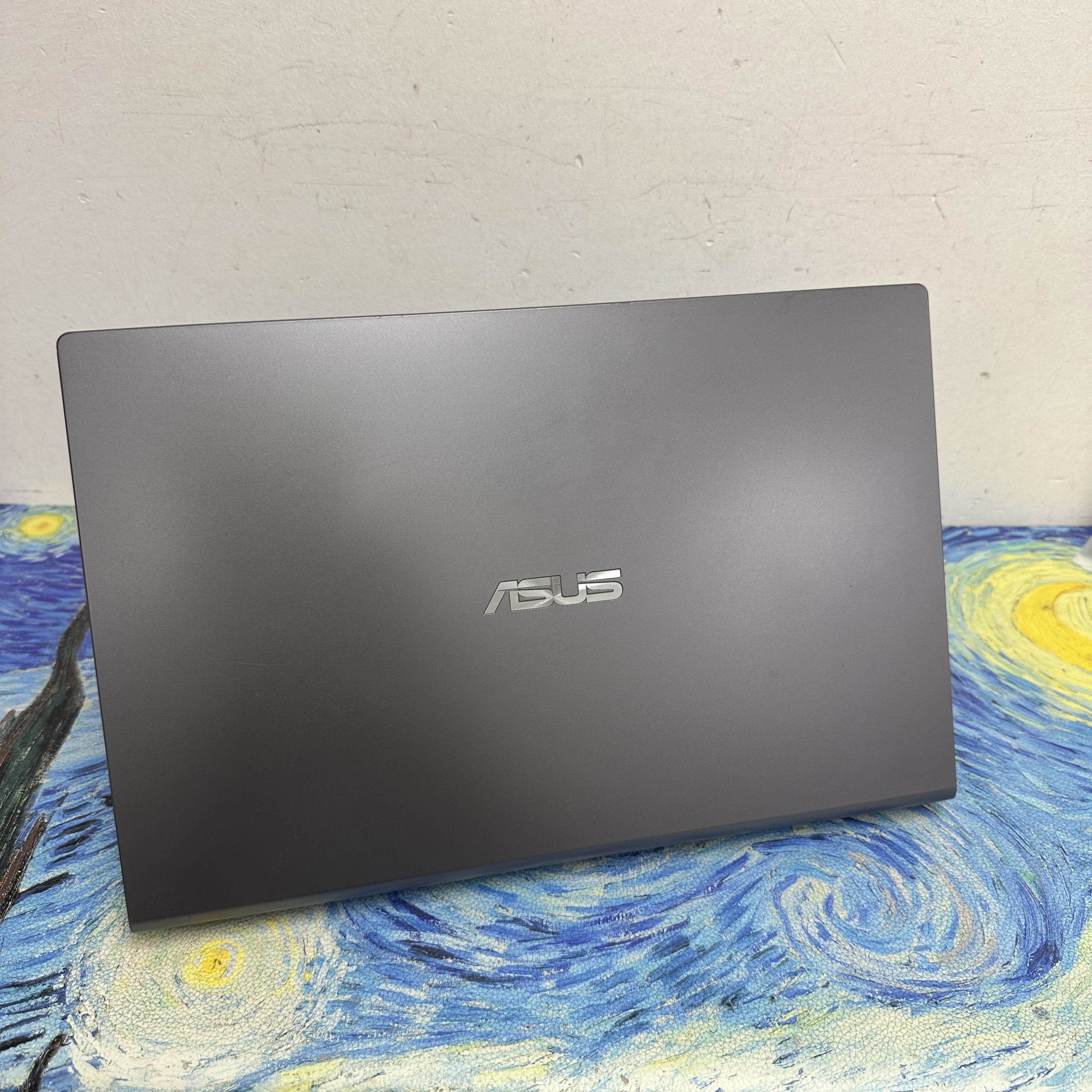 (超抵用華碩15.6寸文書機🔥)ASUS Intel(R)Pentium(R) Silver N5000 CPU /16GB Ram/512GB SSD/文書一流/超輕超薄/Notebook/Laptop/ 文書機/ 電影 / Movie / Netflix