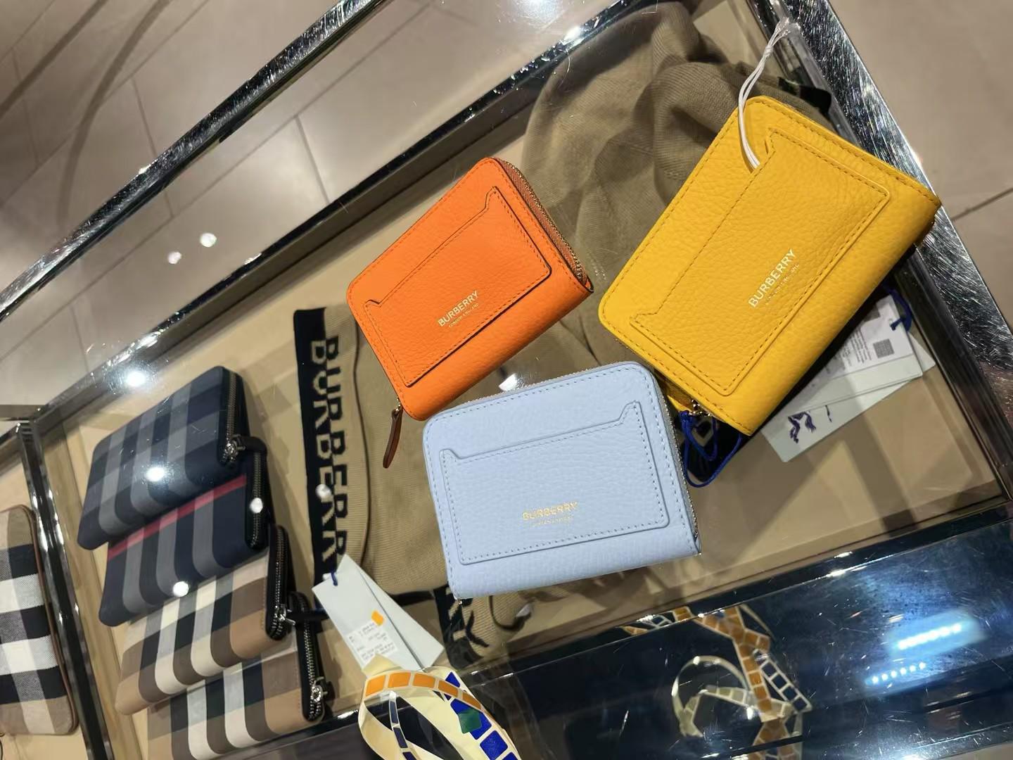 預購 Burberry🌈🌈折扣款 Colourful拉鏈卡包 Sale