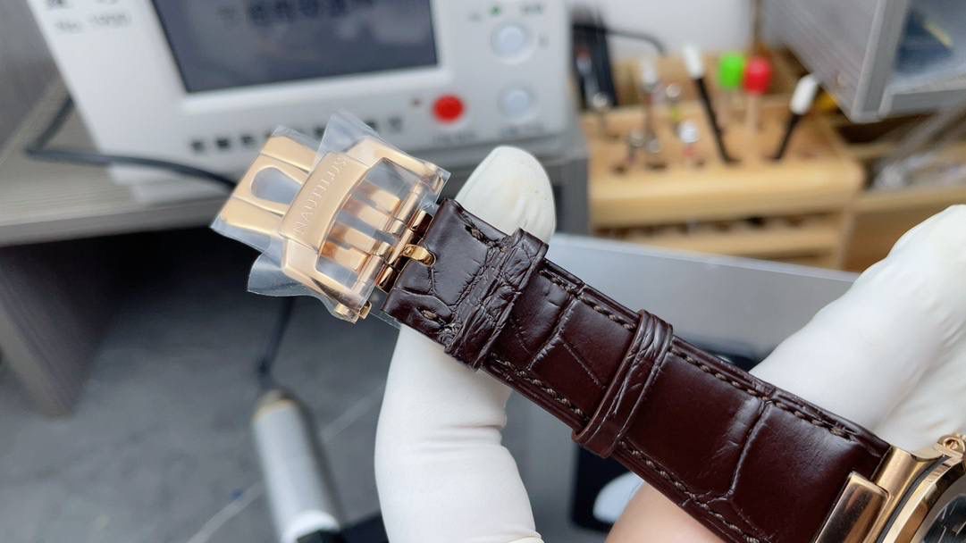 百达翡丽 Nautilus 鹦鹉螺系列玫瑰金棕色表带男士腕表