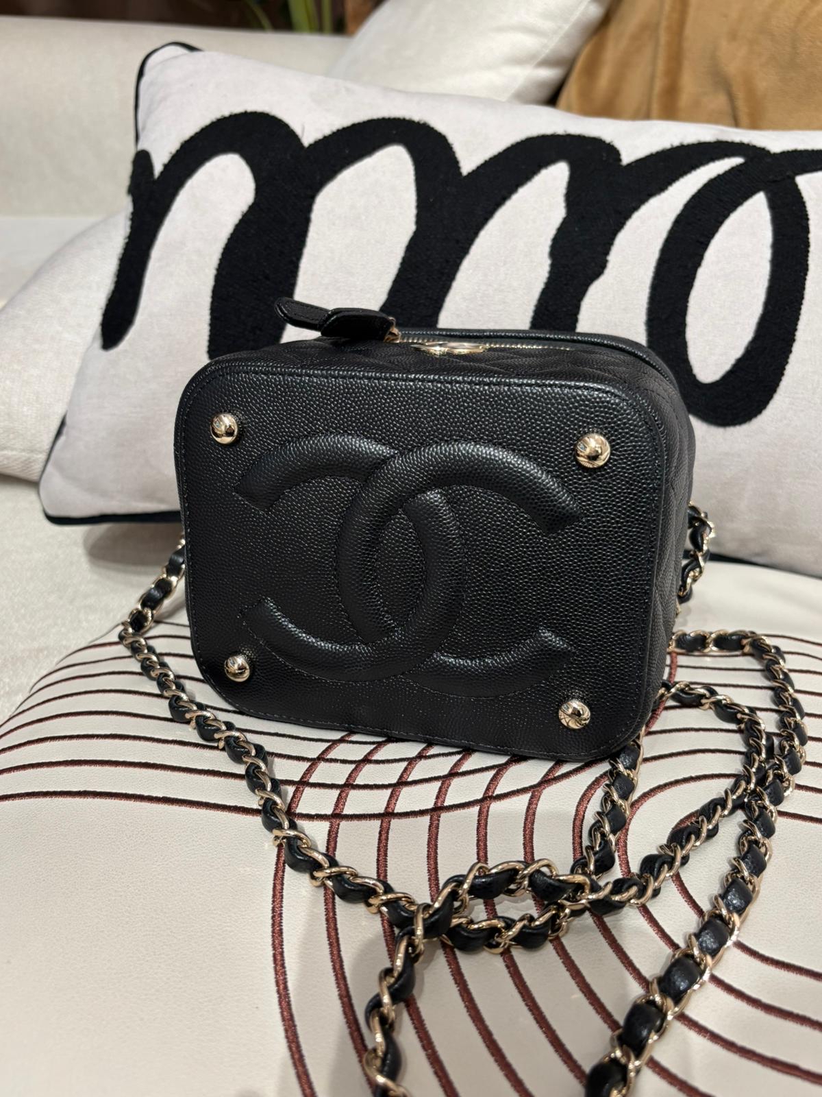 Chanel Vanity With Chain Large 100% Authentic , 98%New ✅Dust bag ✅Box