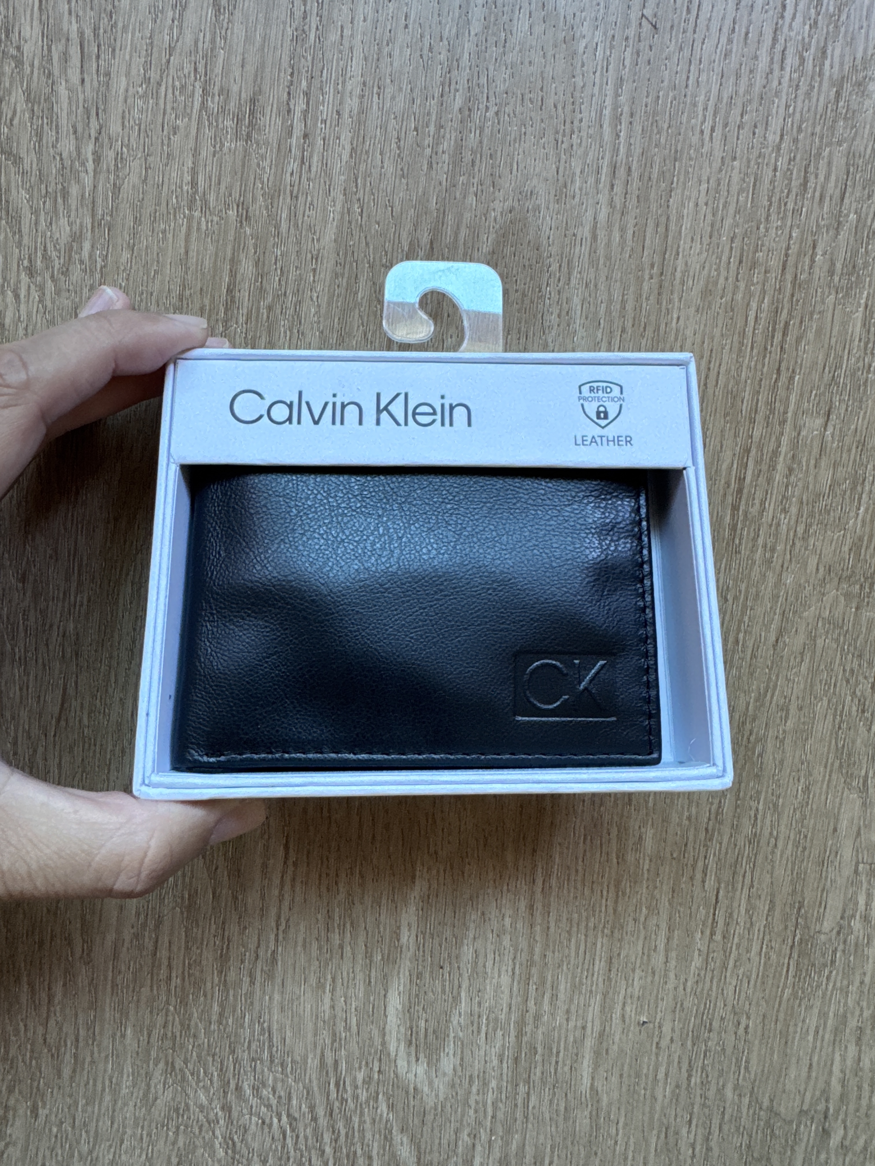 Calvin Klein黑色皮銀包 (香港現貨)