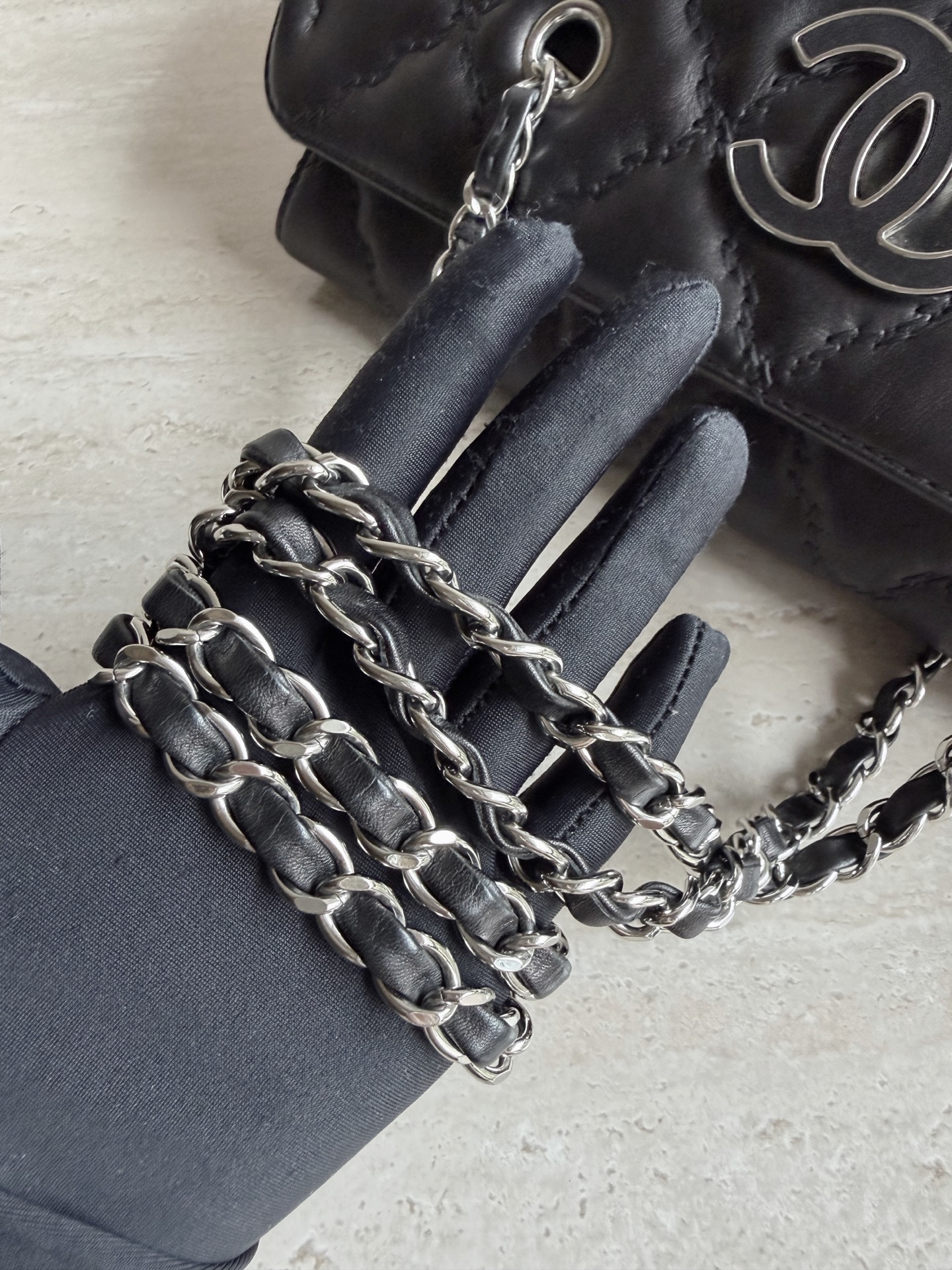 【預訂貨品】Chanel黑銀雙C tote bag