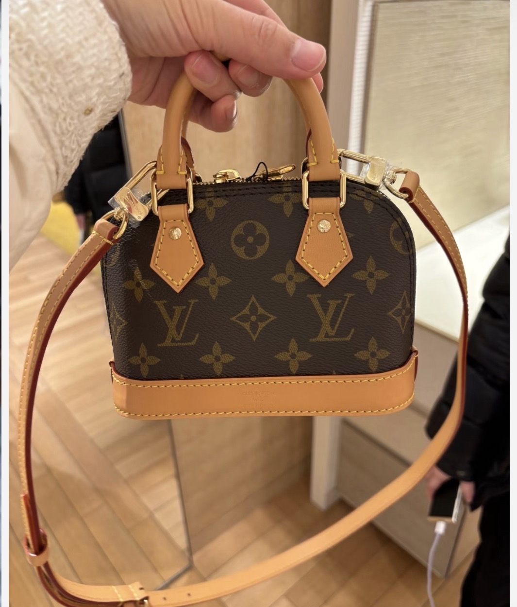 Louis Vuitton 路易威登 Alma BB 手袋