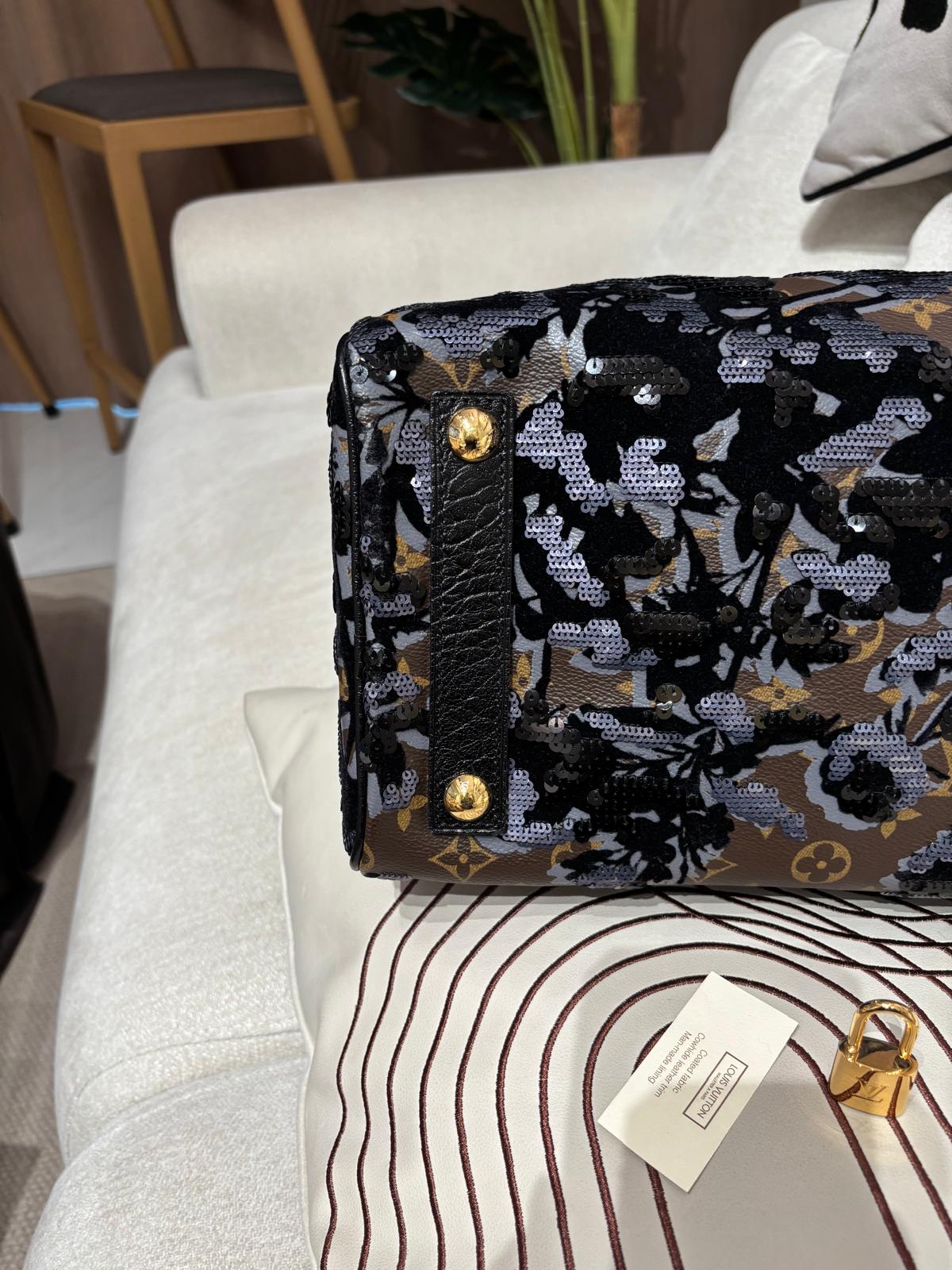 Lv speedy 30 Fleur De Jais Sequin 限量款 100%Authentic,98%new  ✅鎖，鎖匙✅塵袋