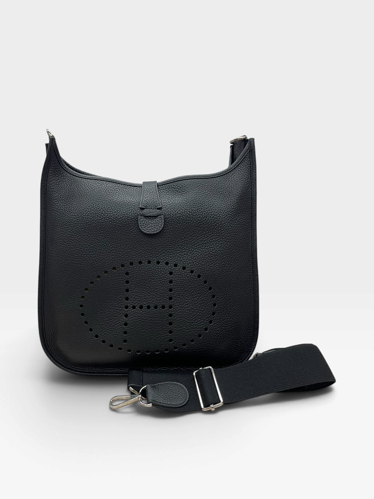 Pre-Owned HERMES E29 / Stamp T / Product Code: 101703