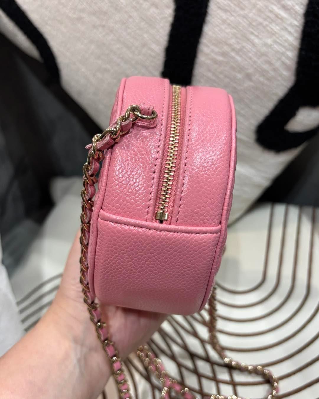 CHANEL ROUND BAG WITH CHAIN 山茶花荔枝牛皮圓餅 100%Authentic ,98%new ✅29CARD✅dust bag✅box 