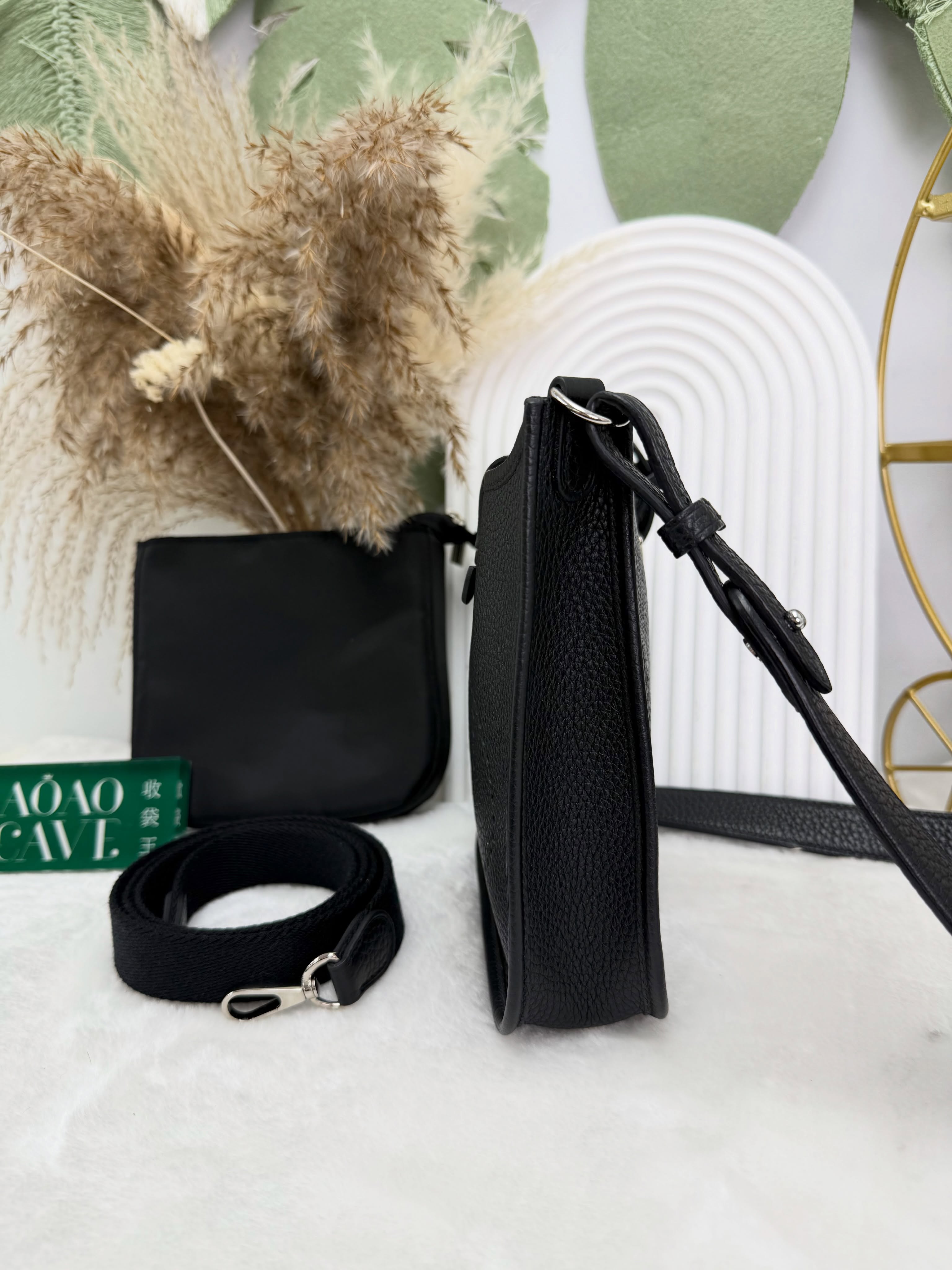 Hermes👜 PRE OWNED 🛍️黑色mini e 全套 有後配肩帶+內袋 🖤