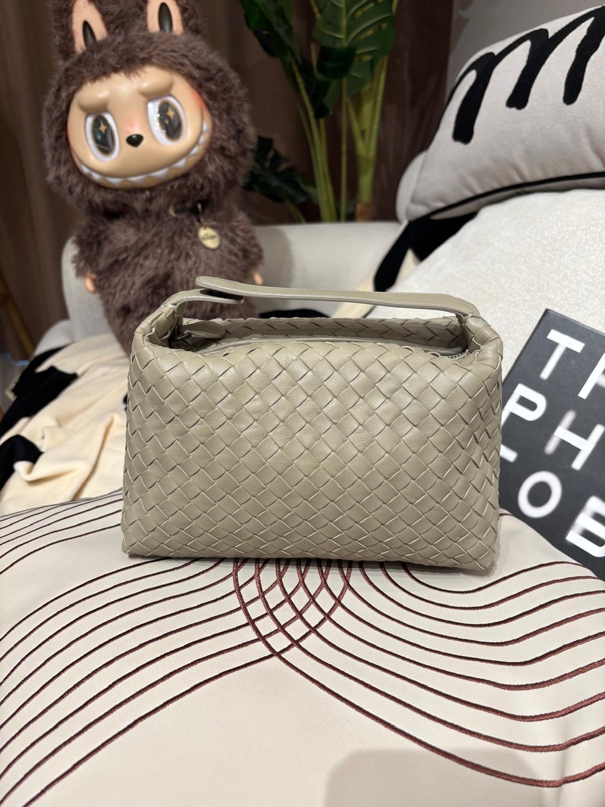 Bottega Veneta BV 飯盒包 100%Authentic, 98%bew ✅dust bag 