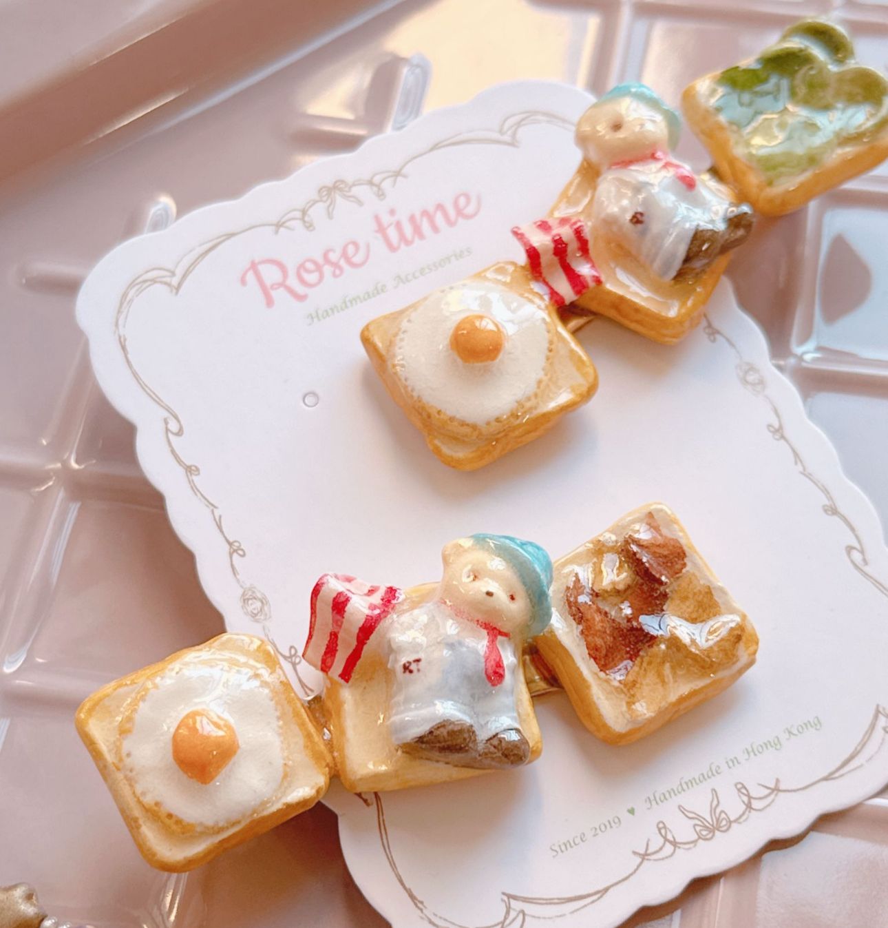 Rose time 3月1-3日 精選半價🩷 手繪熊先生的早餐髮夾 兩款份🩷 七周年精選半價
