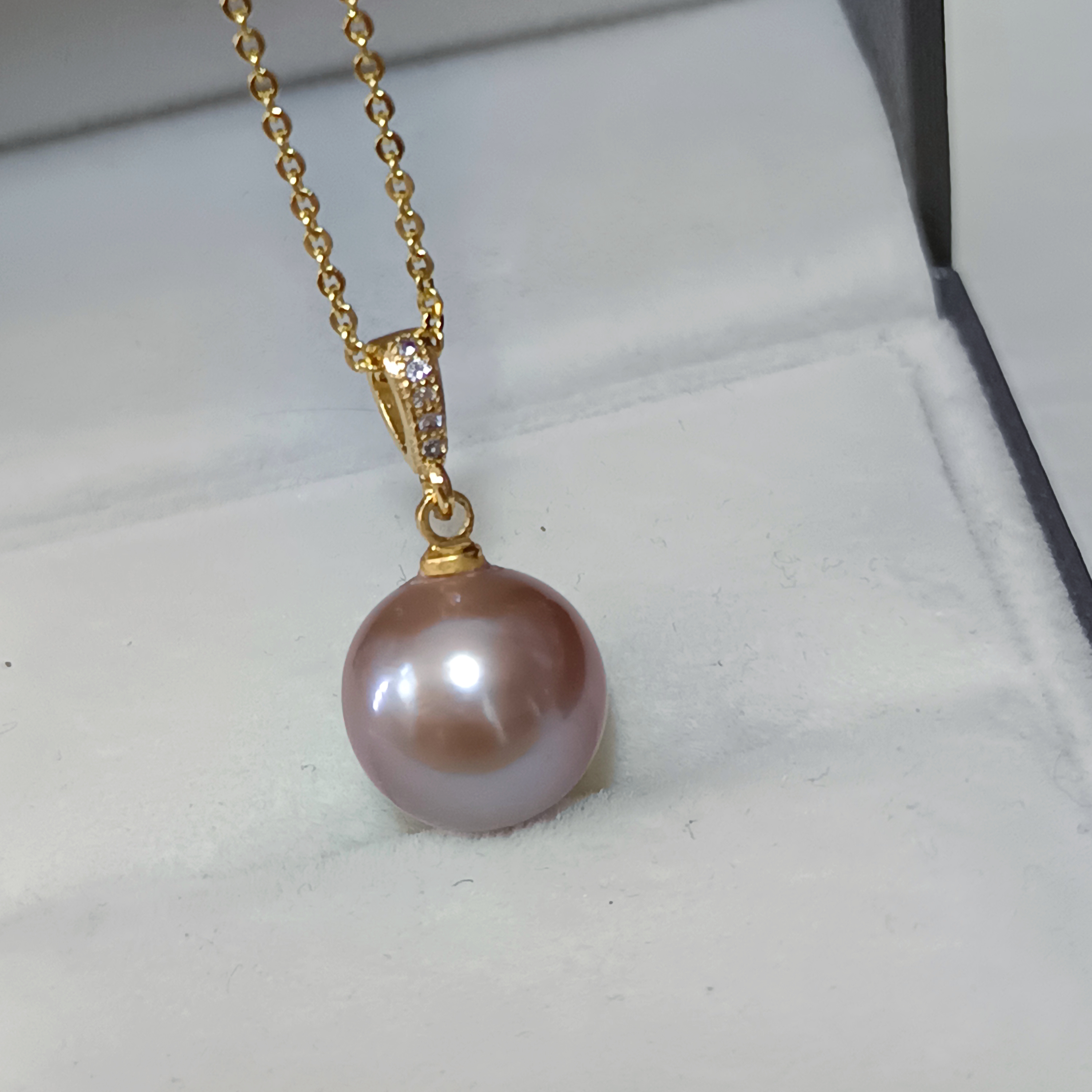 特價品‼️近正圓極強光愛迪生粉紫色珍珠注金簡約吊墜（送注金鍊）