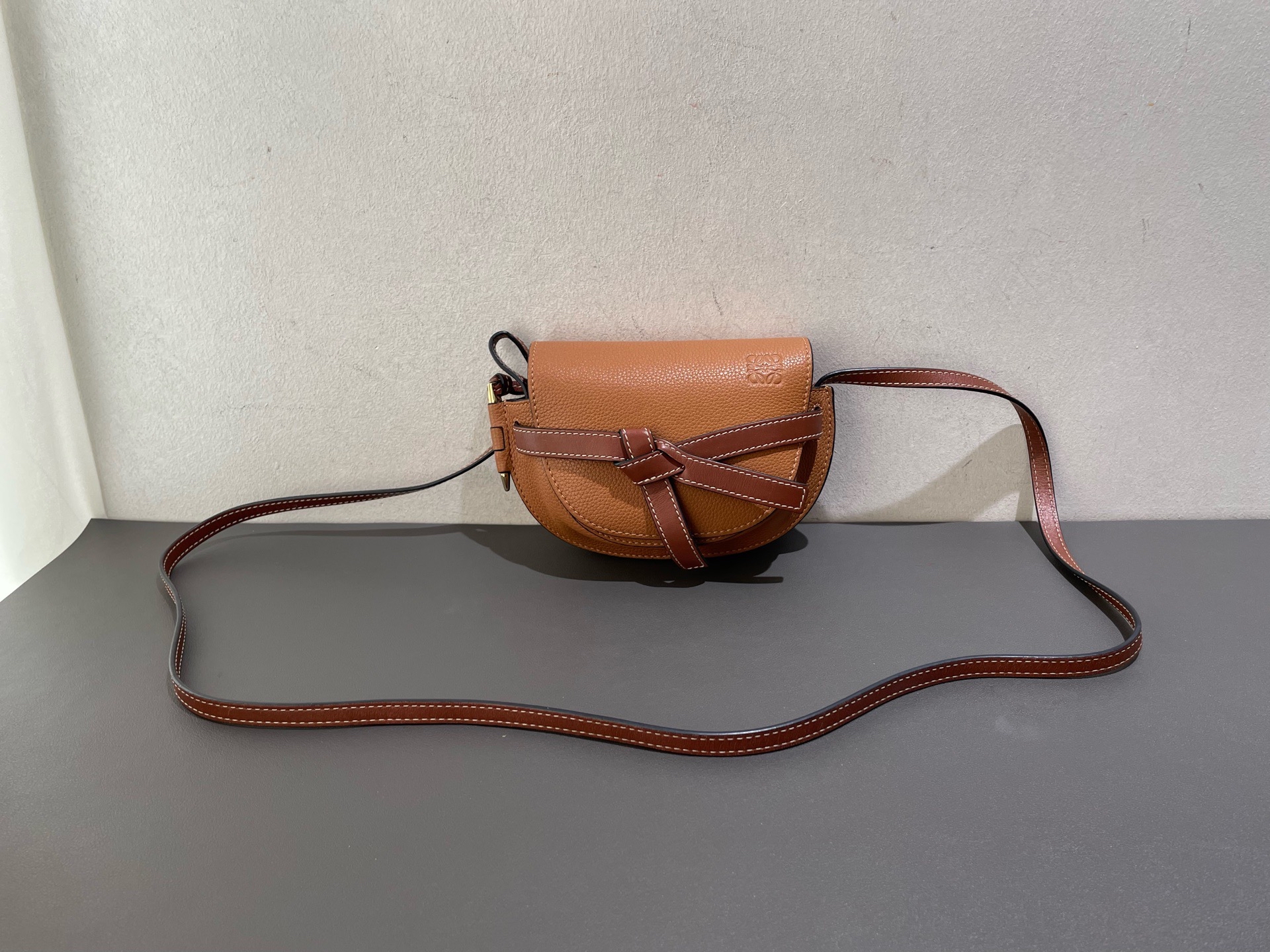 【預訂貨品】Loewe gate mini焦糖色
