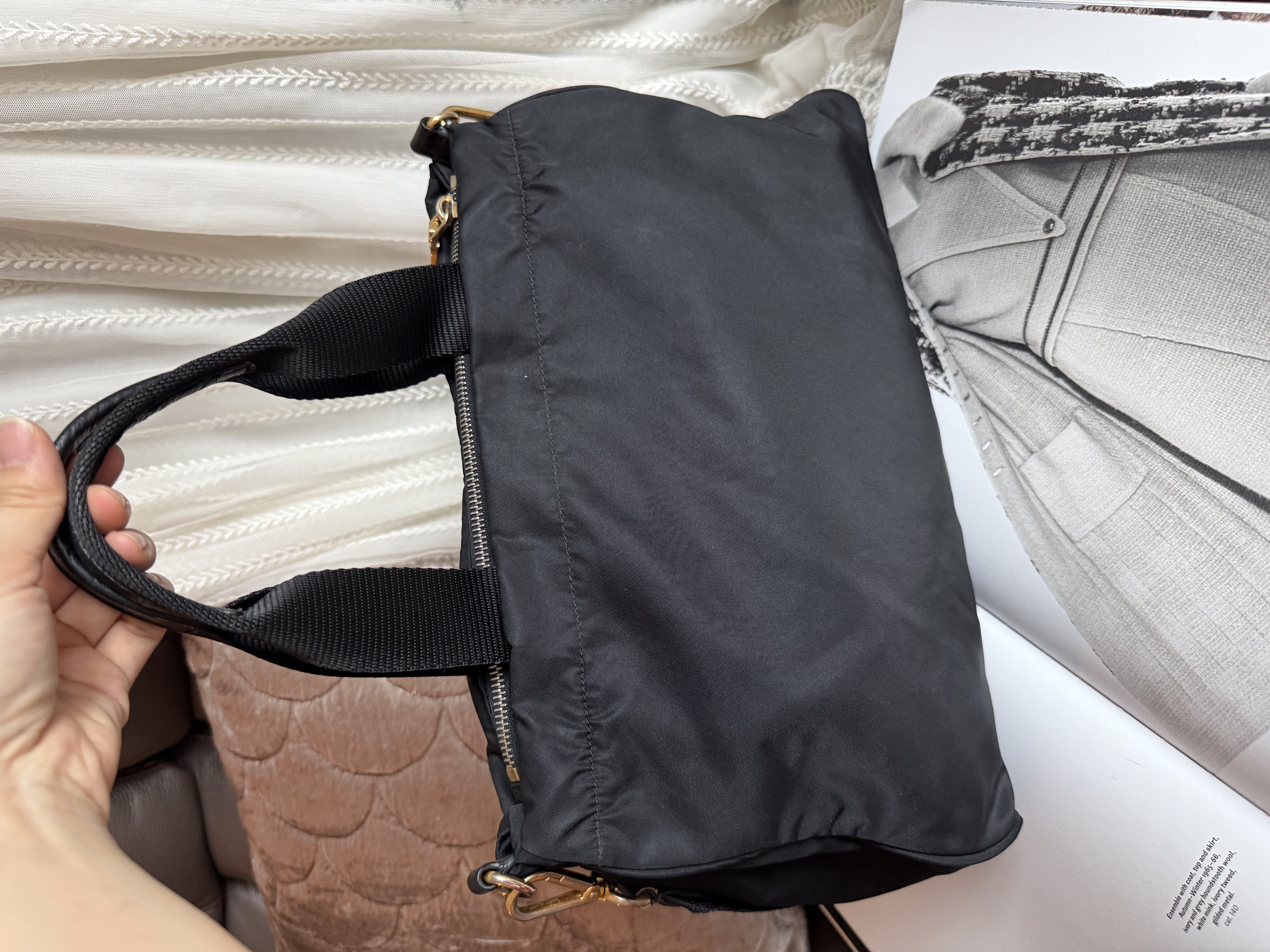 prada黑色 black re nylon bag with original strap