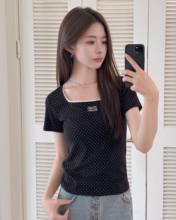 MuahMuah SQUARE NECK DOT HALF SLEEVE