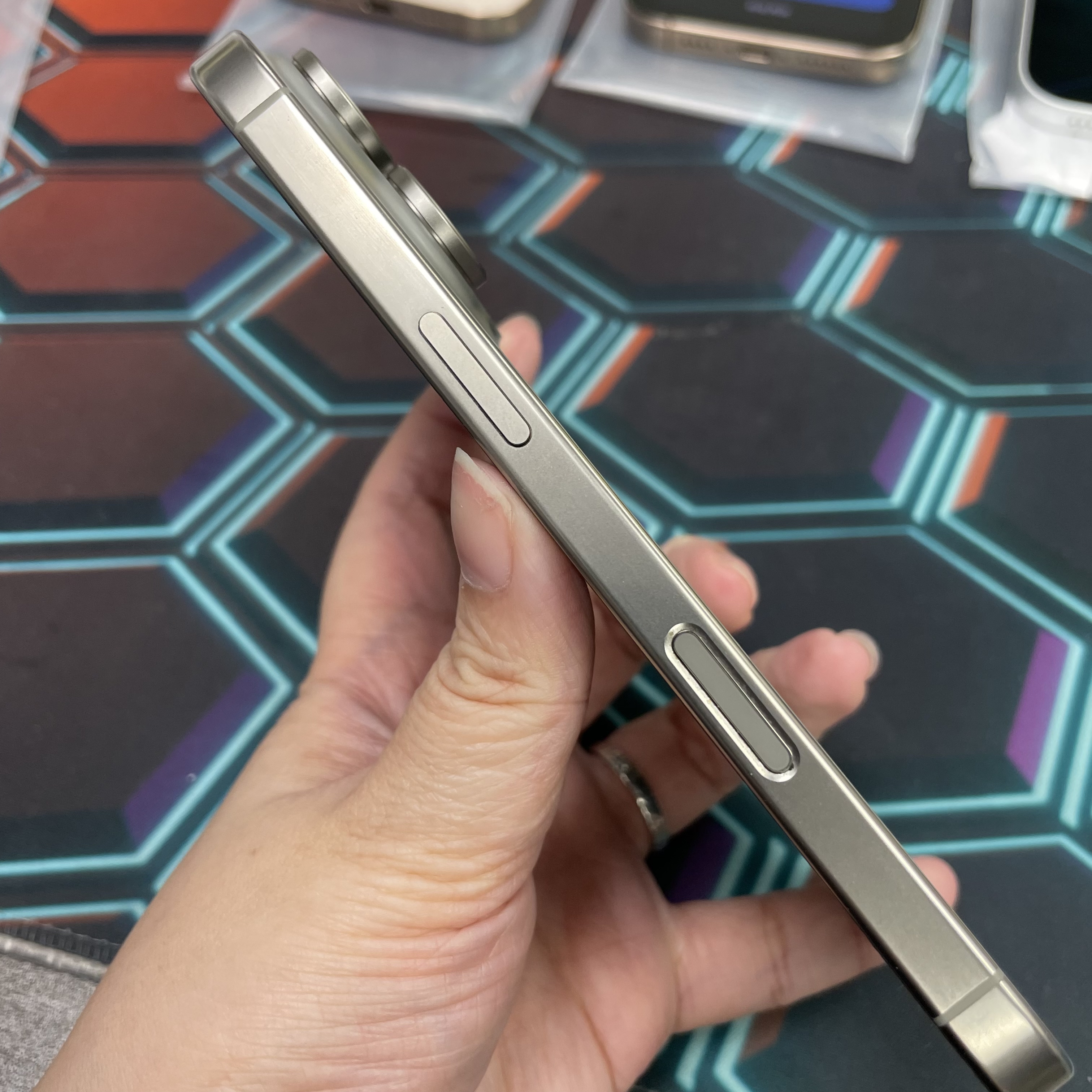 *8051 16 pro 完美機 256GB 電94 原色 gray