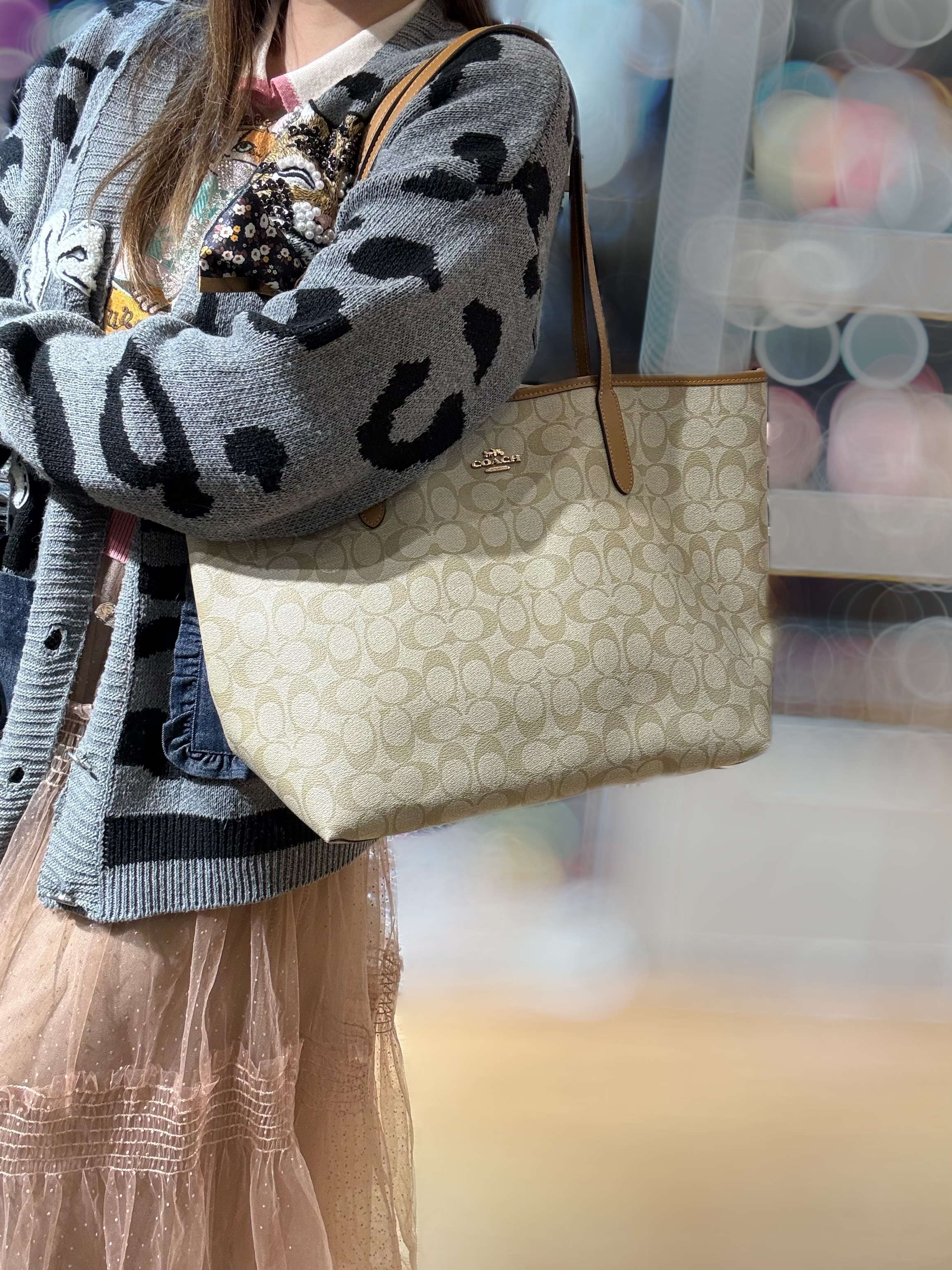 Coach City tote milk tea/m