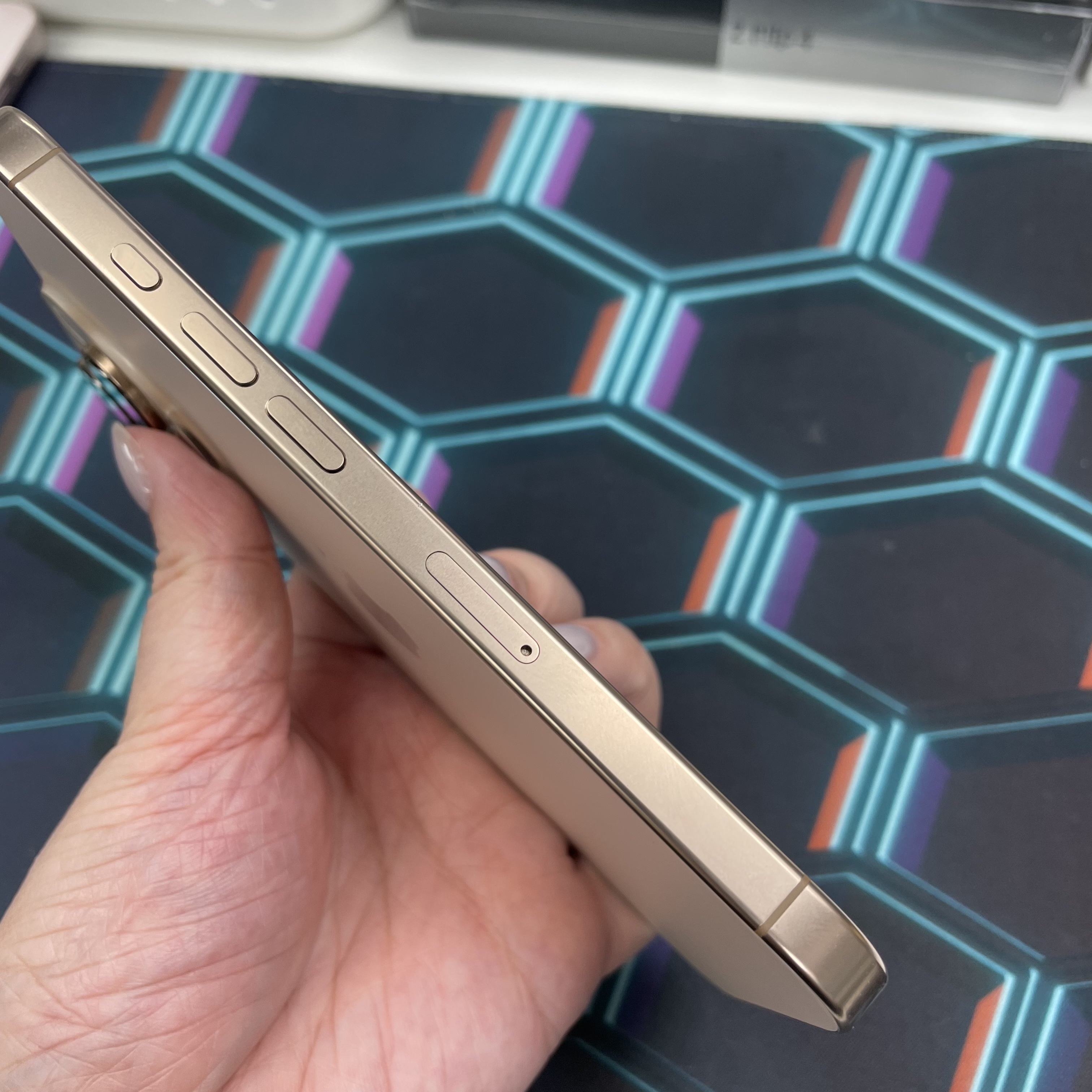 *6462 16 pro 完美機 128GB 電93 沙色 gold