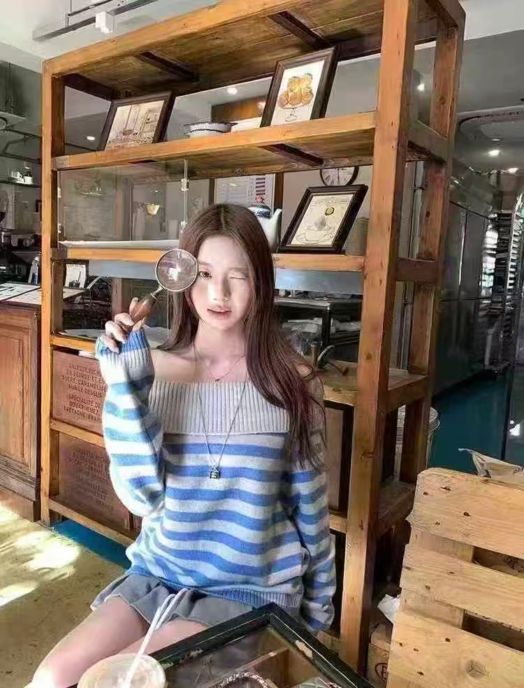 4424 学院风线条一字肩毛衣