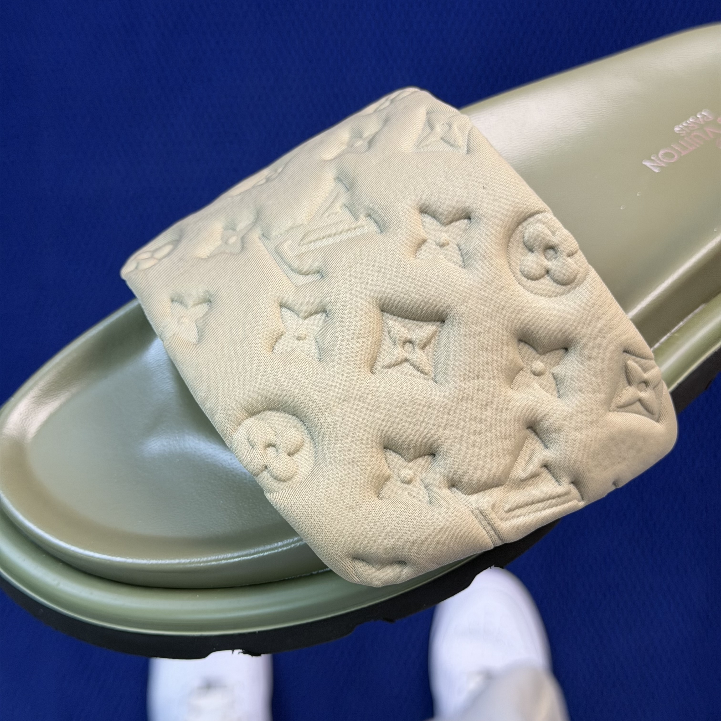 Louis Vuitton LV Pool Pillow Comfort Mule