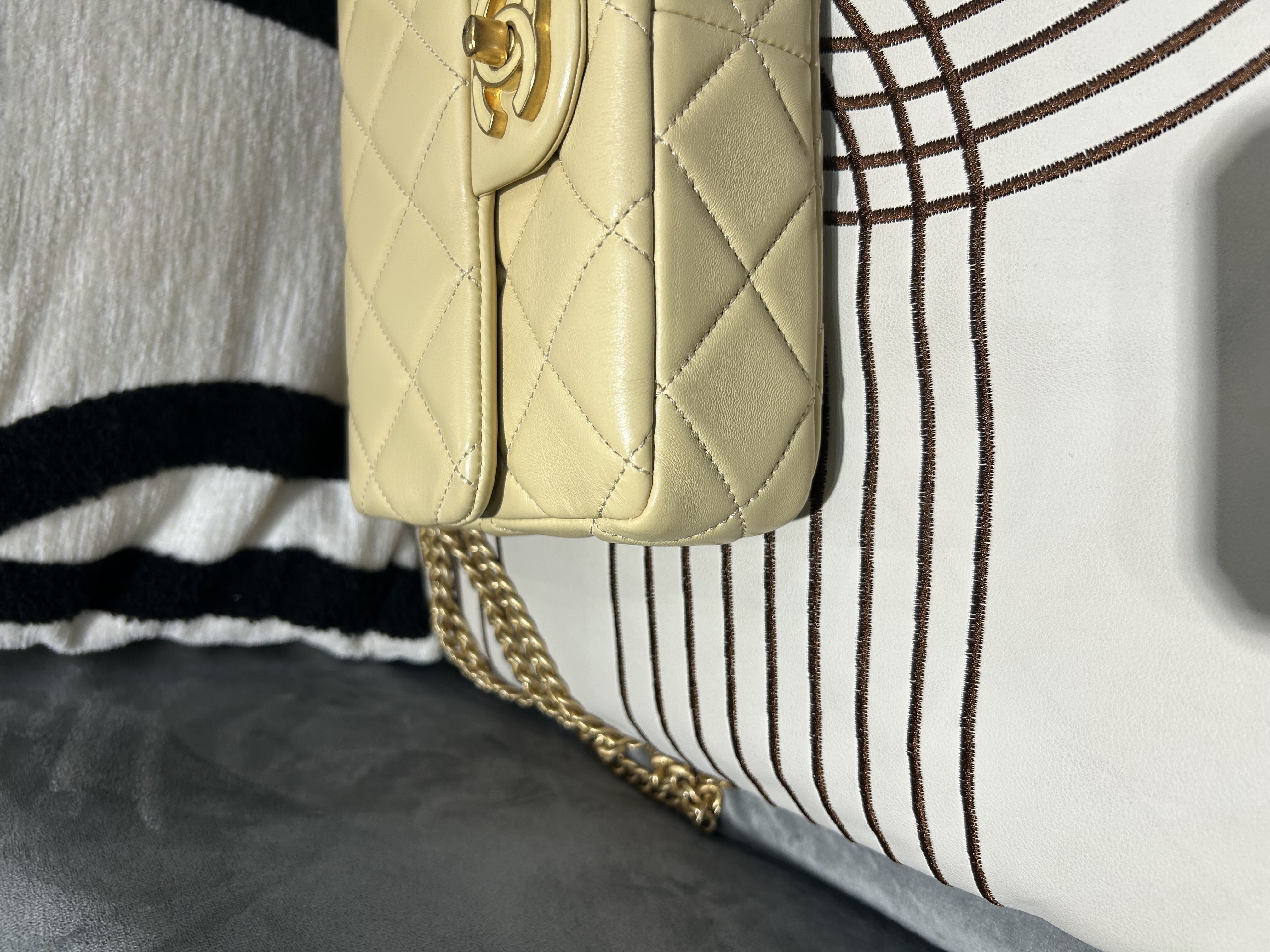 Chanel mini flap bag cc logo chain AS3114 100%Authentic ,98%new ✅專門店收據✅晶片✅dust bag✅盒 
