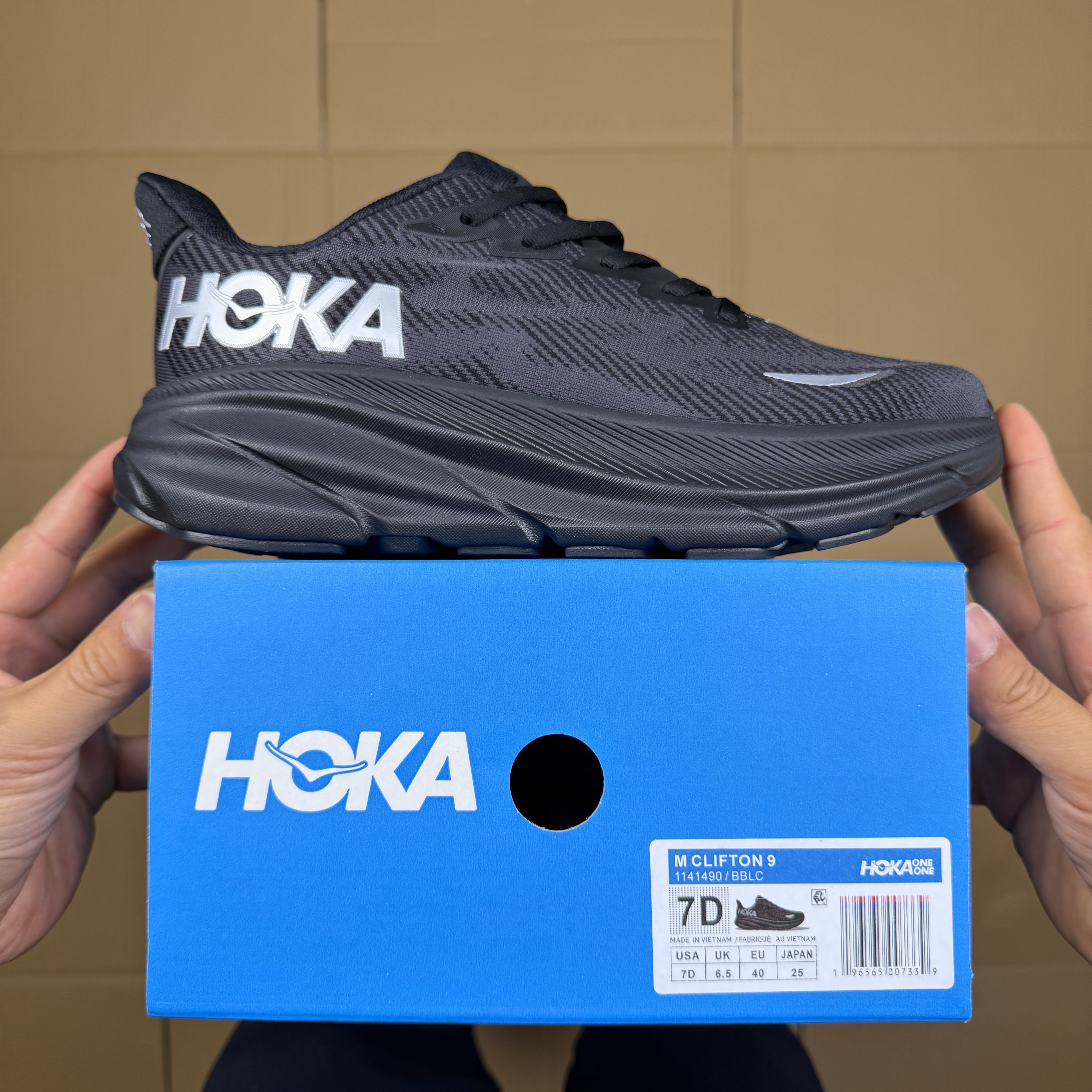 Hoka Clifton 9