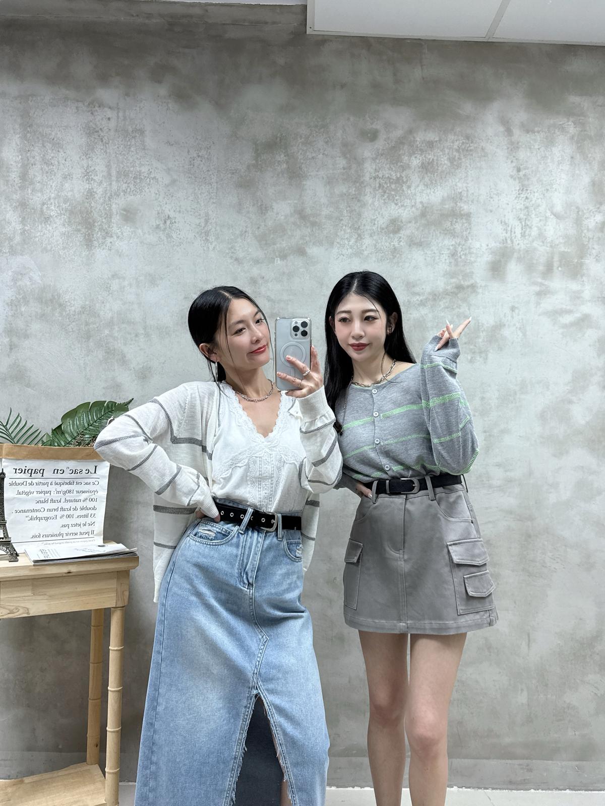 E08 橫間薄線外套