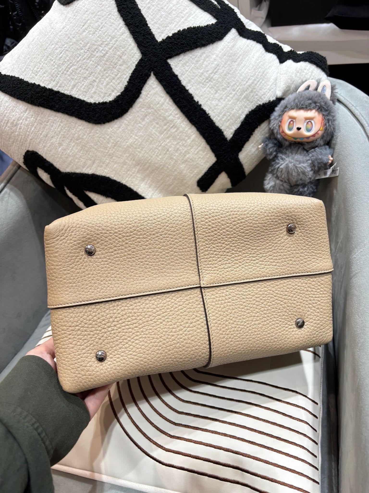 TOD’S Beige Calfskin Di Bag 2 way bag with pouch 米色小牛皮 100%Authentic, 98%anew ✅Strap✅Dust bag
