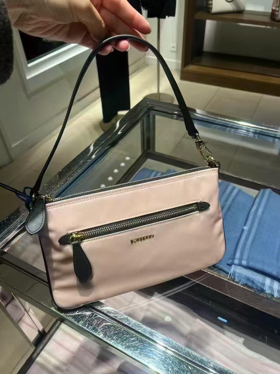 預購 Burberry🌈🌈 折扣款 尼龍腋下包