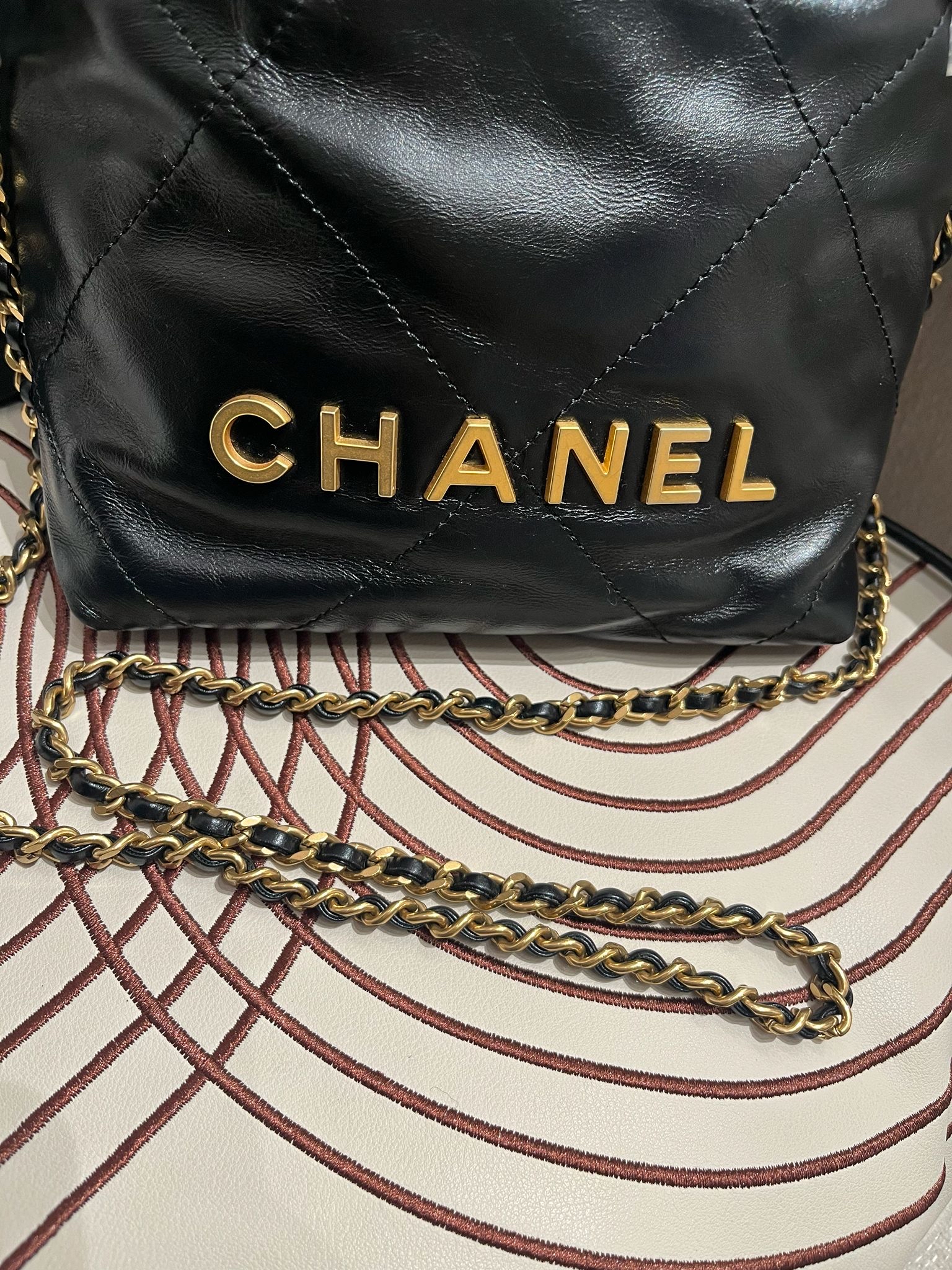 未使用品 Chanel 22 Mini 黑金 100%Authentic, Unused ✅晶片✅dust bag✅Box