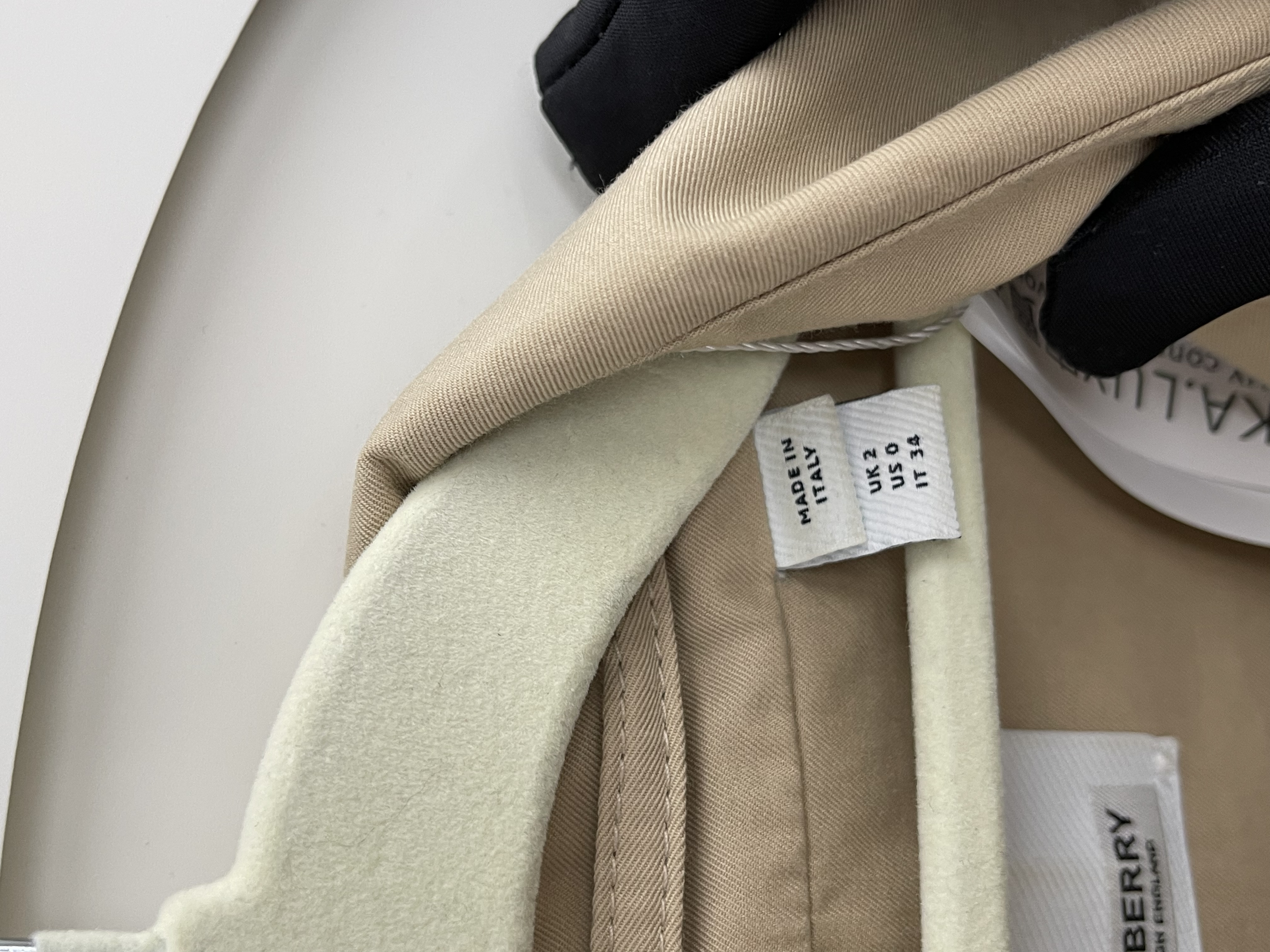 Pre-owned Burberry Trench Coat / Product Code: 26012607