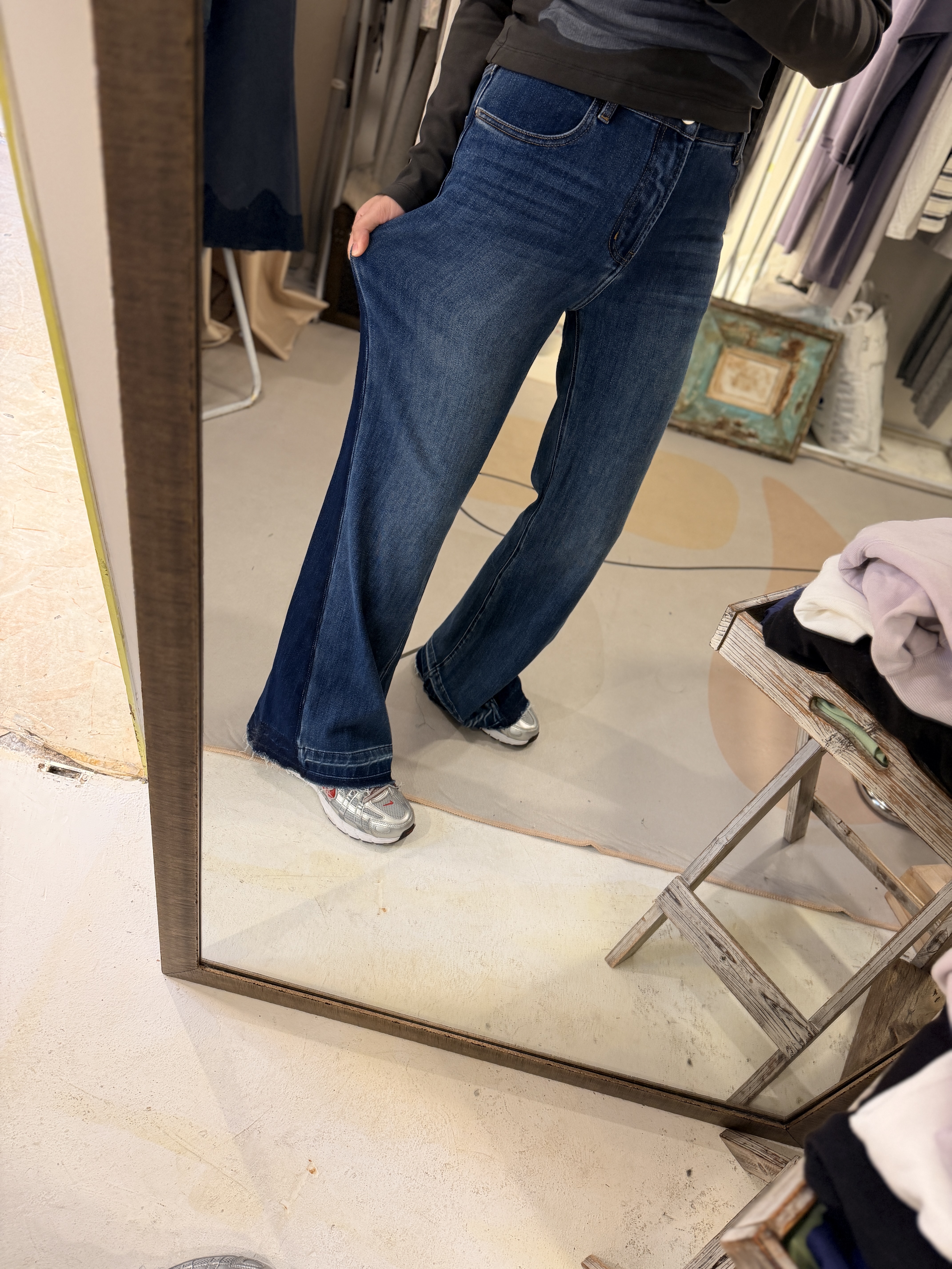 Boots cut jeans