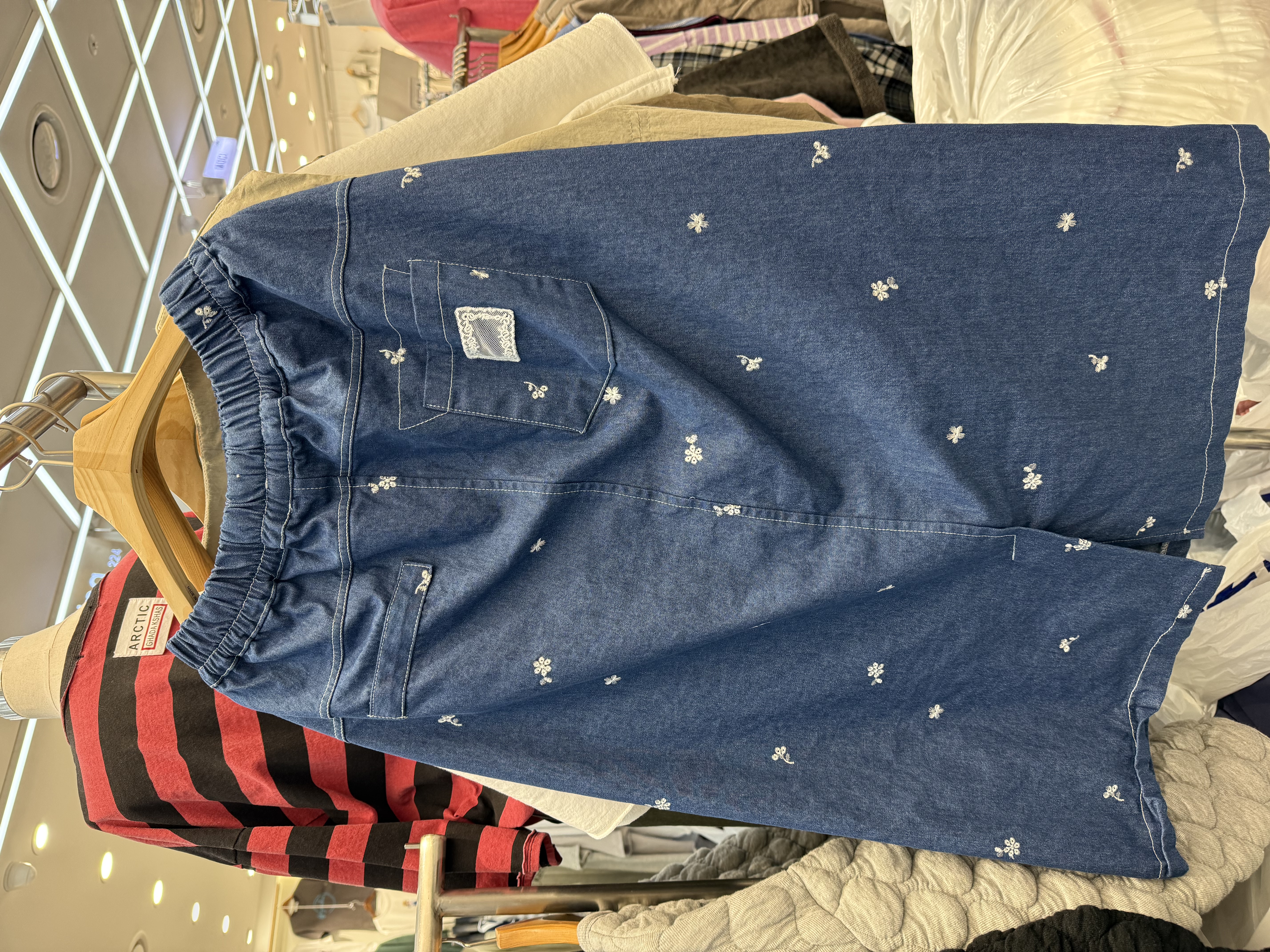 BO OS 小花刺繡牛仔裙