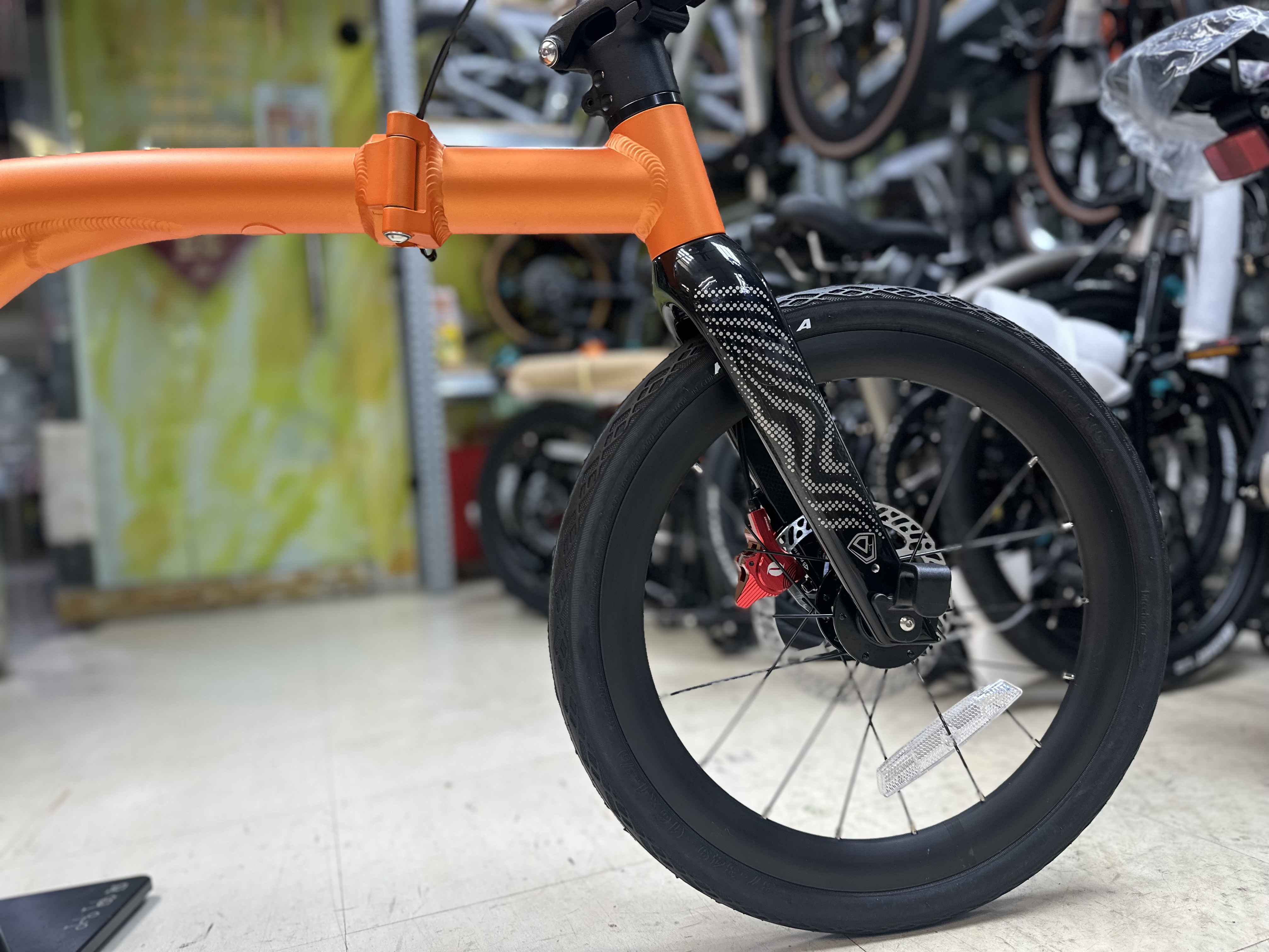 Java Neo 16” 349 碳纖維叉 電子變速 12s