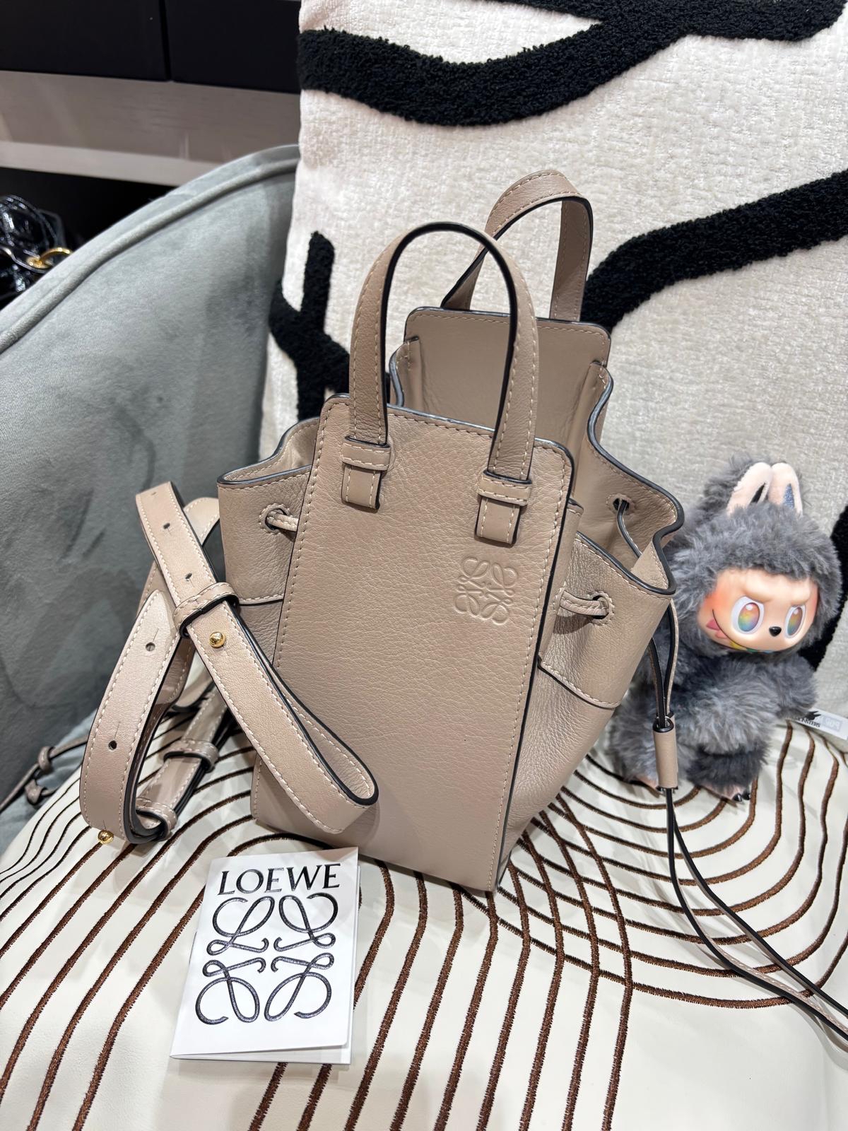 Loewe Mini Hammock Sand Crossbody Bag 100%Authentic, 98%New ✅Dust bag