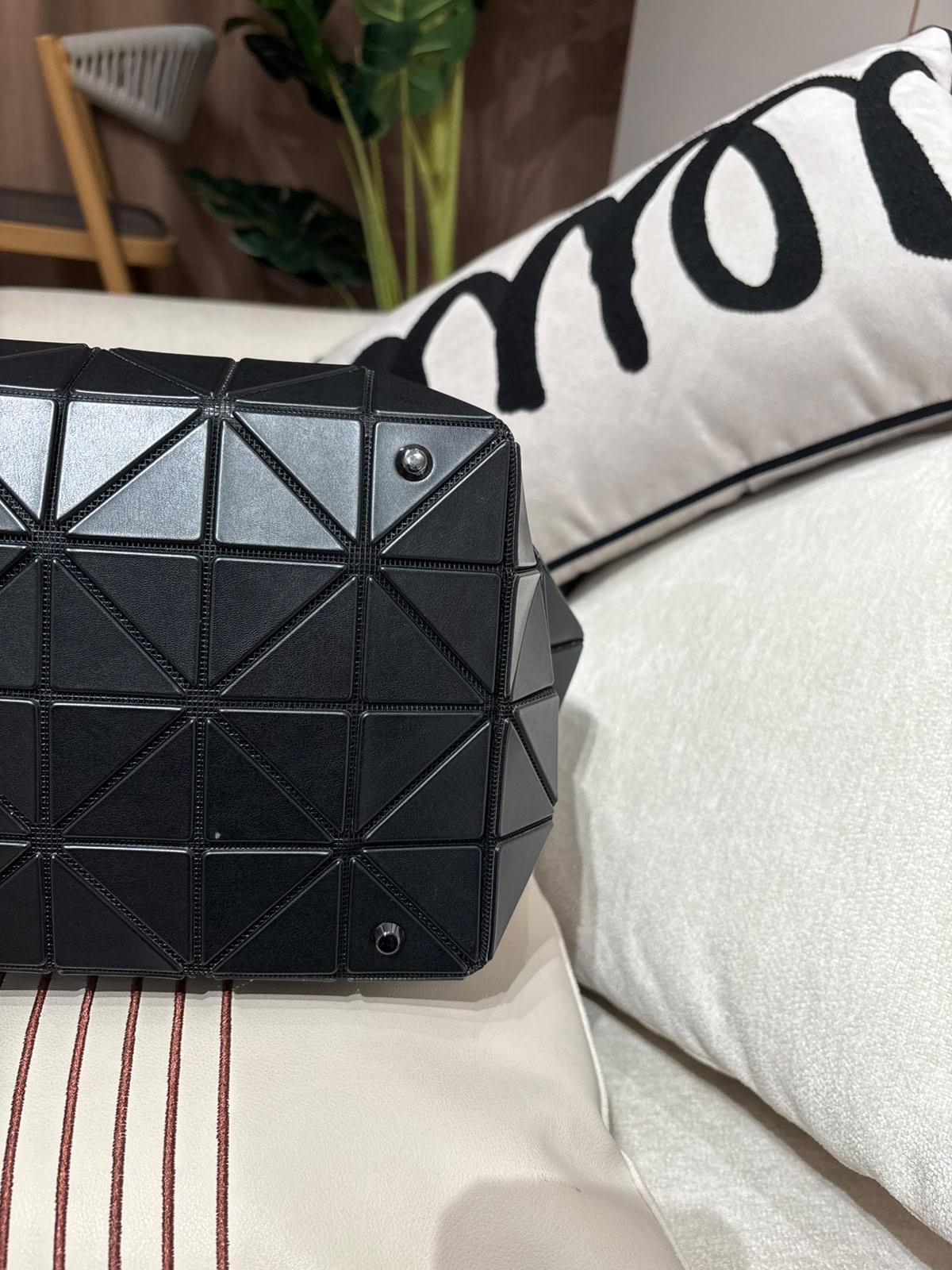 Issey Miyake Bao Bao Boston Bag 100%Authentic, 98%New ✅Dust bag